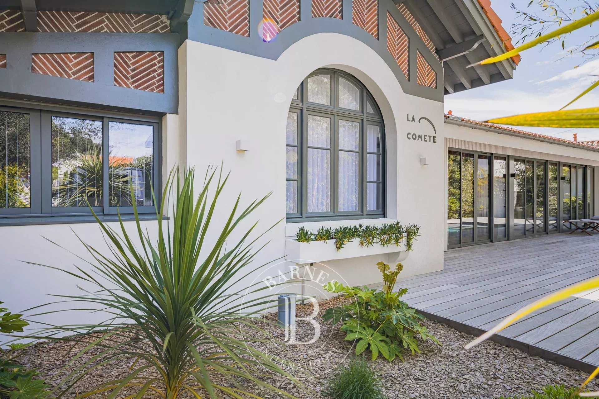 Arcachon  - Maison 7 Pi&egrave;ces 5 Chambres