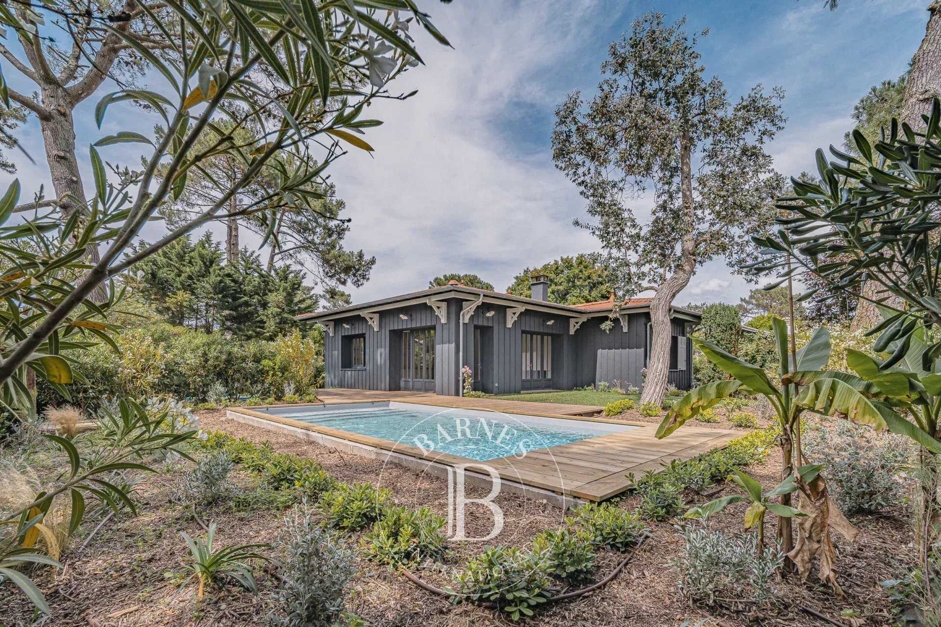 Villa Cap-Ferret  -  ref 84903315 (picture 1)