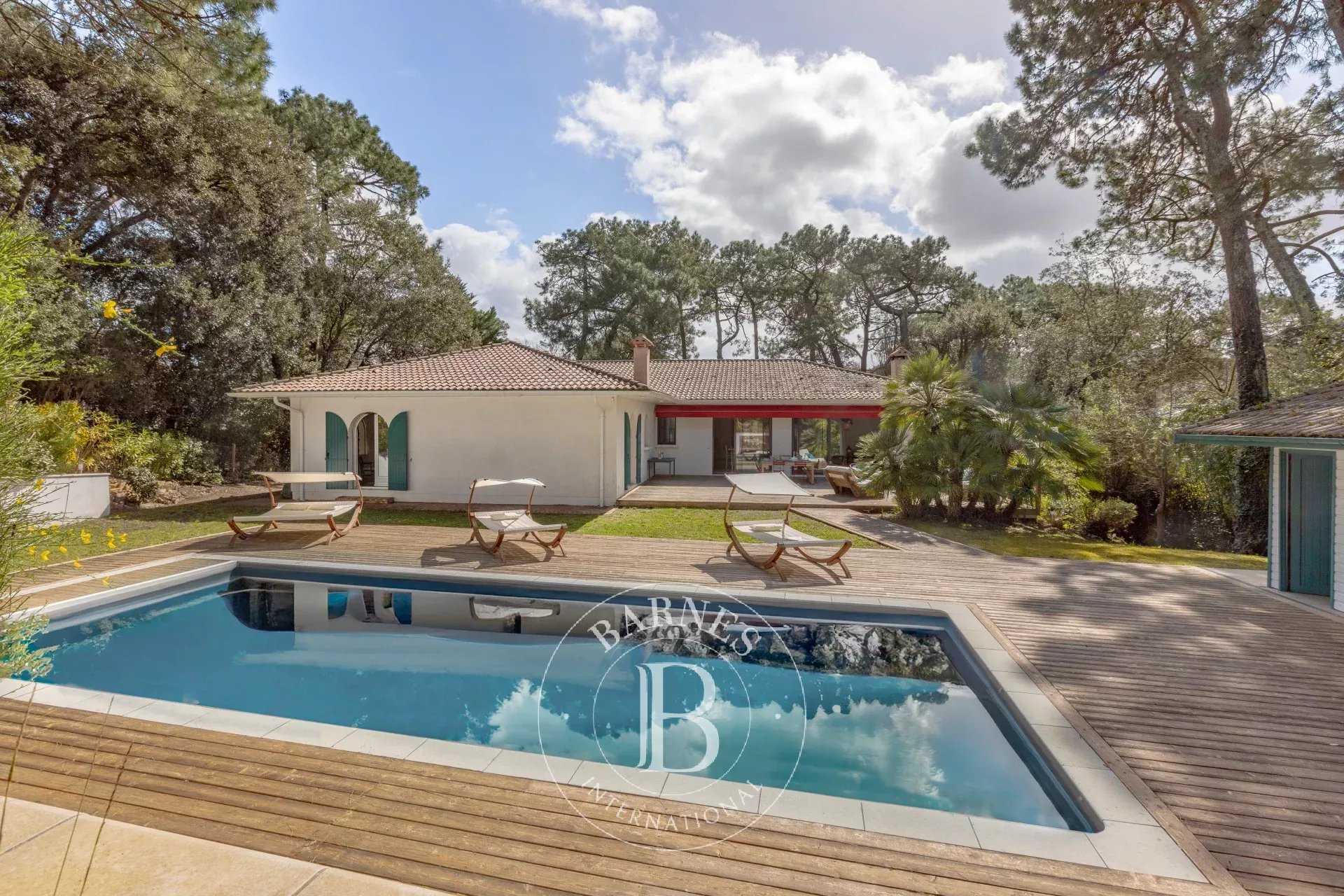 Villa Arcachon - Ref 84412115