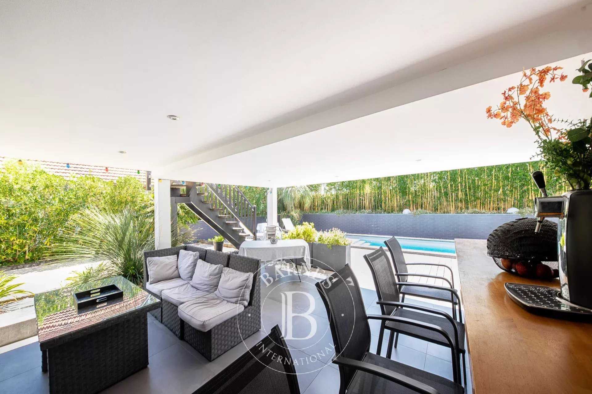 Villa Arcachon  -  ref 85125685 (picture 3)