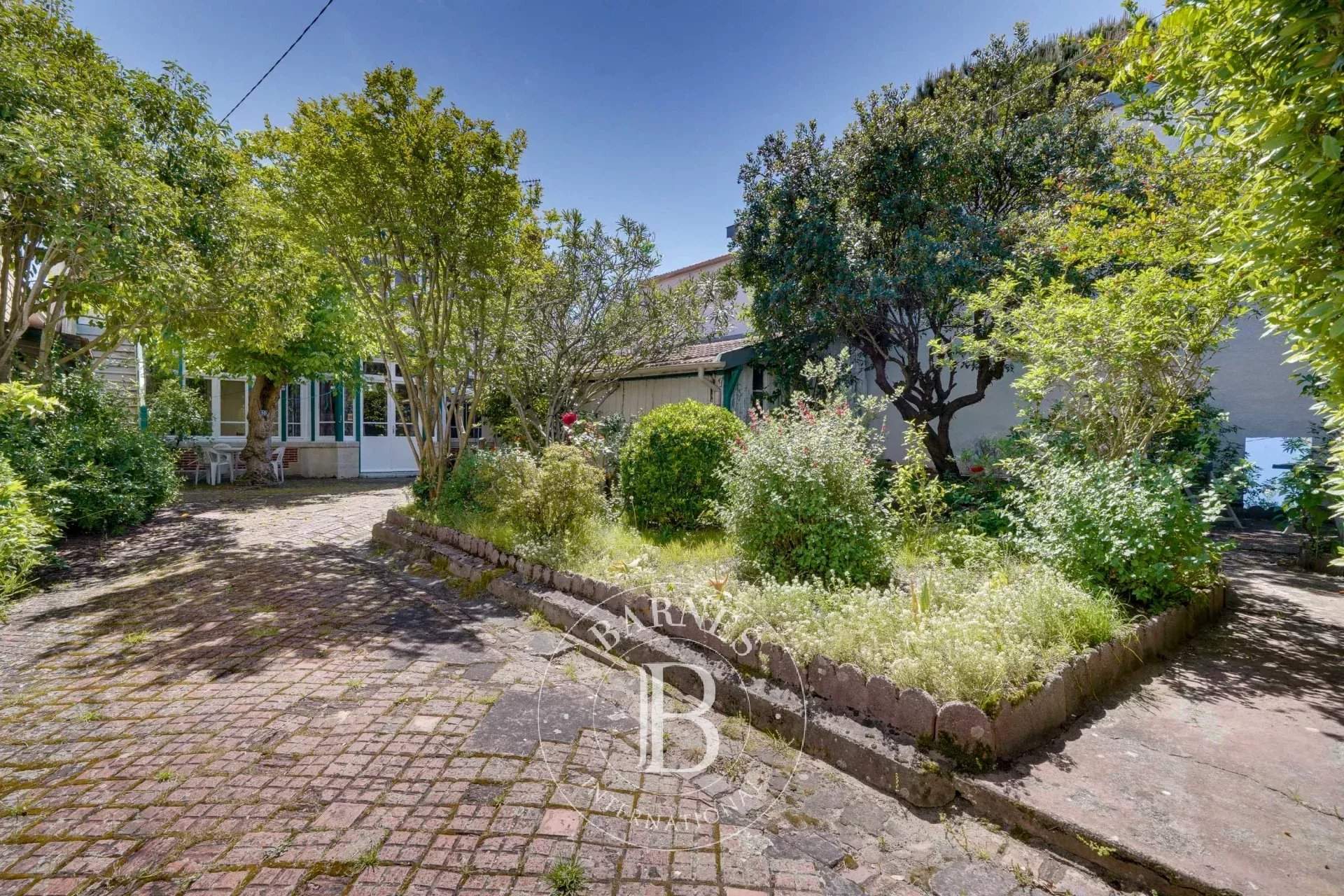 Arcachon  - Maison 7 Pi&egrave;ces 5 Chambres - picture 3