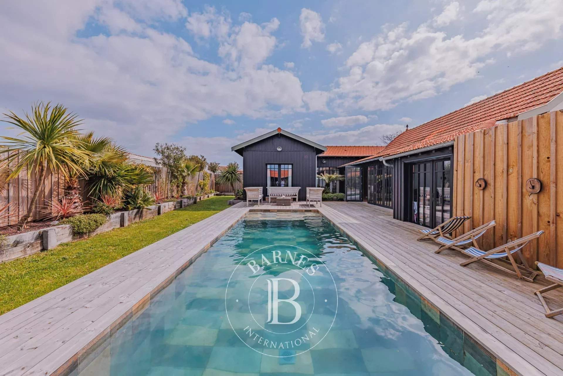 La Teste-de-Buch  - Maison 7 Pi&egrave;ces 5 Chambres - picture 1