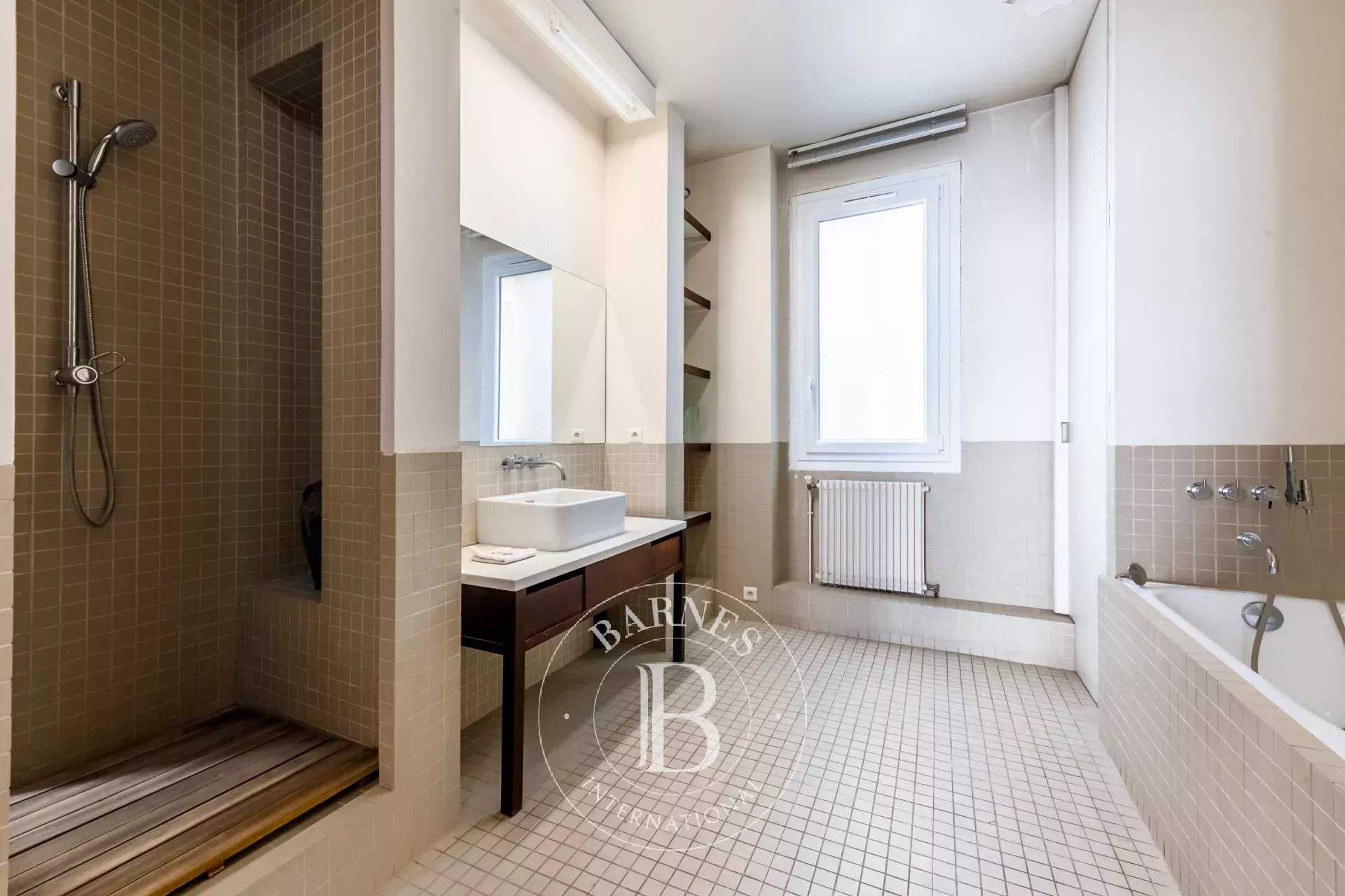 Paris  - Apartment 3 Bedrooms