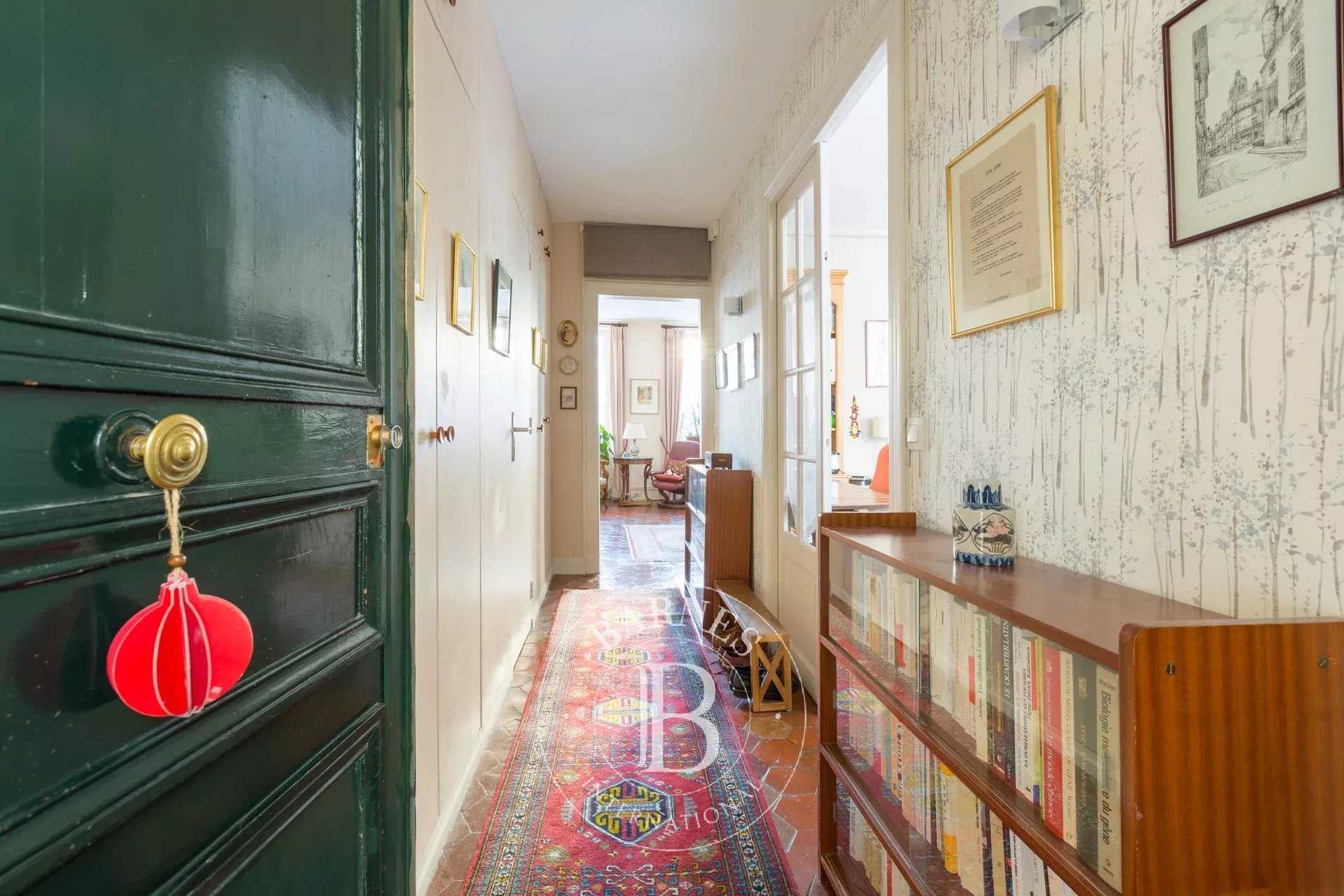 Paris  - Appartement 2 Pièces, 1 Chambre