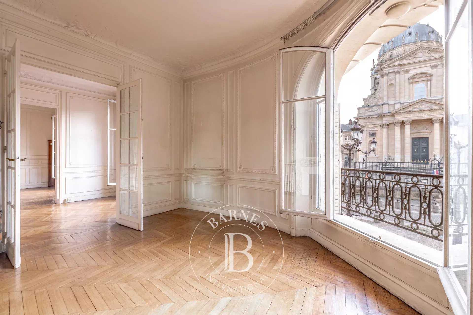 Paris  - Apartment 4 Bedrooms