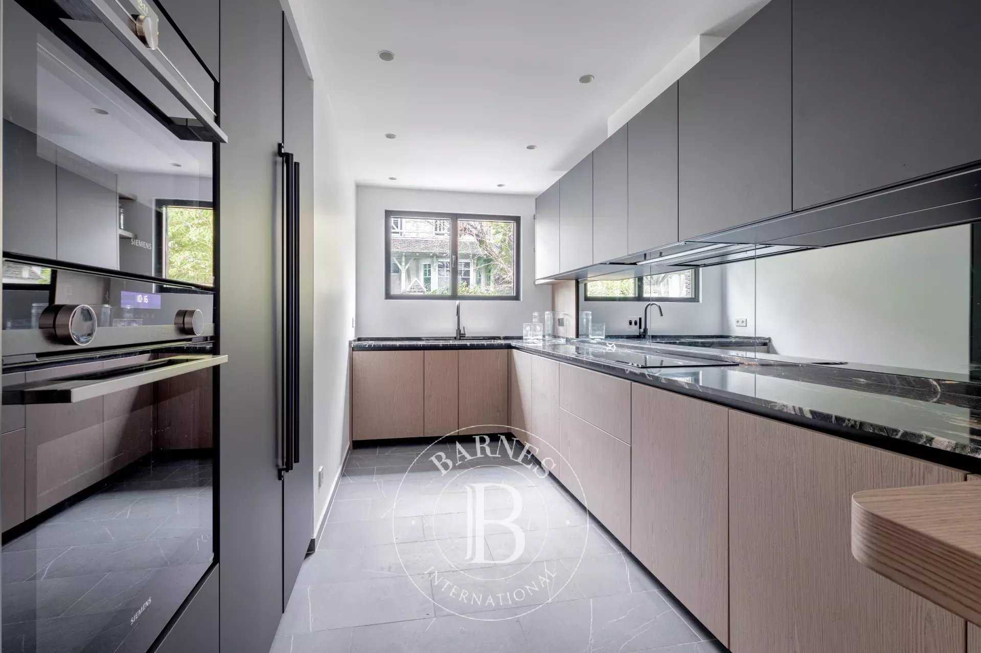 Paris  - House 4 Bedrooms