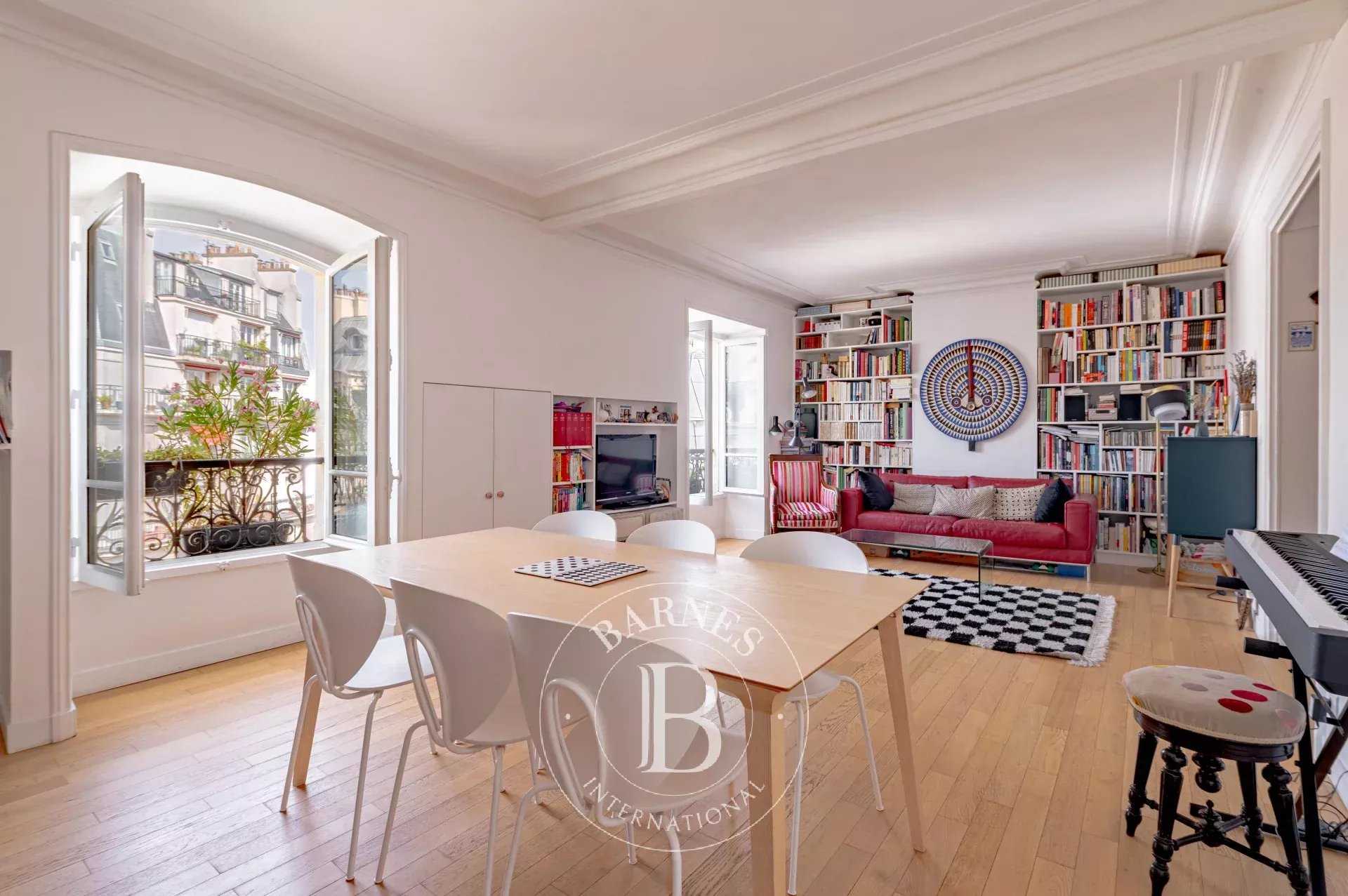 Paris  - Appartement 4 Pi&egrave;ces 2 Chambres