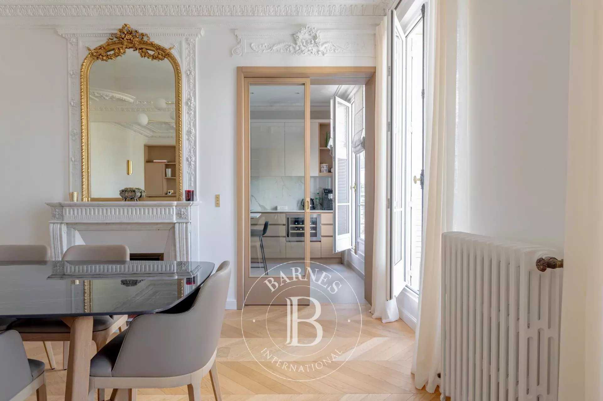 Paris  - Appartement 4 Pièces 2 Chambres