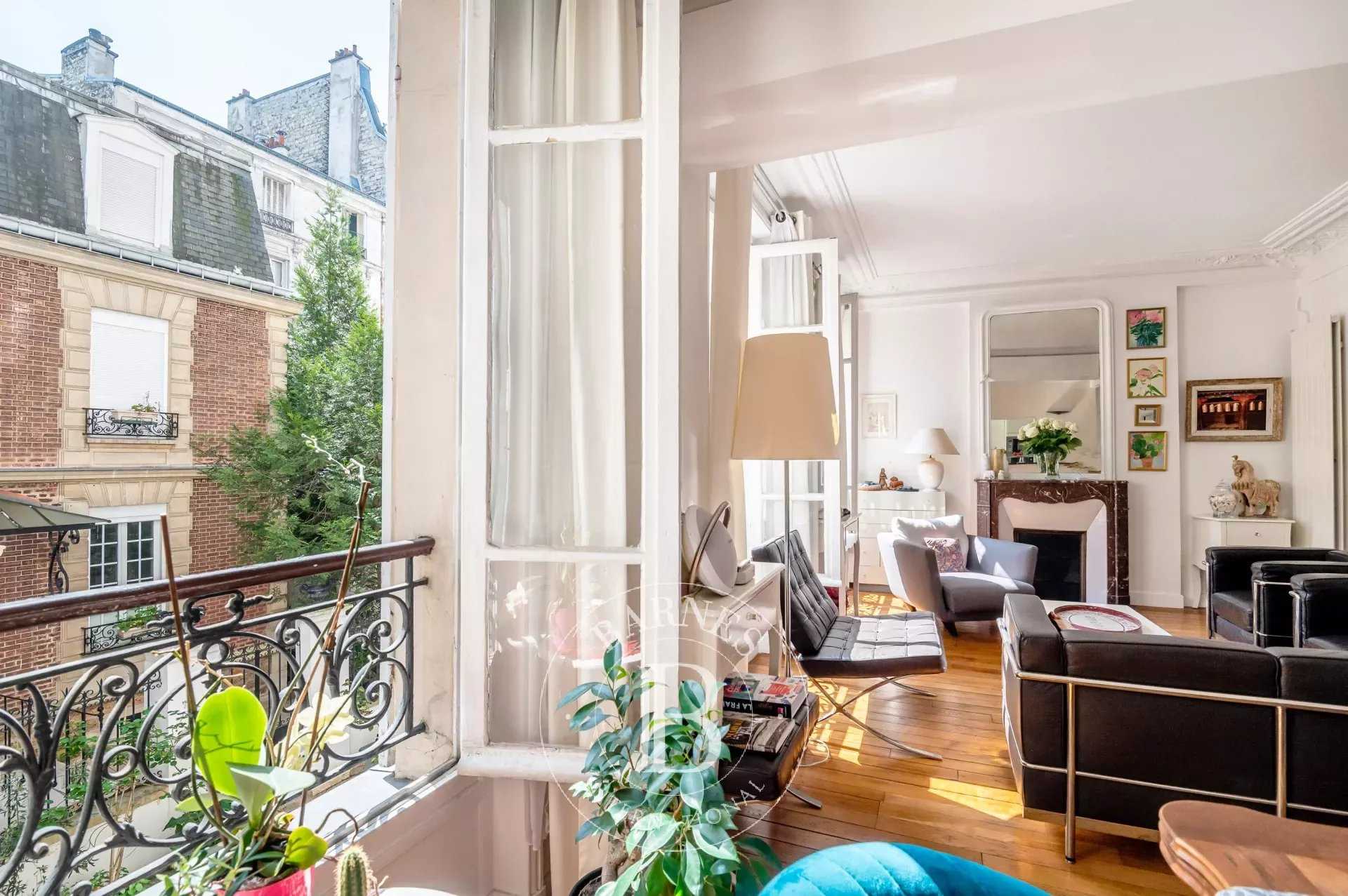 Paris  - Appartement 7 Pièces 5 Chambres