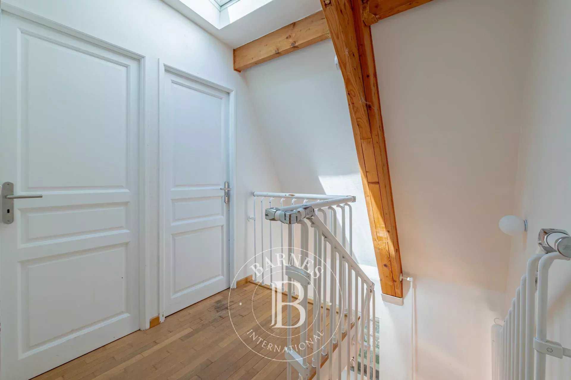 Paris  - Maison de ville 5 Pièces 4 Chambres