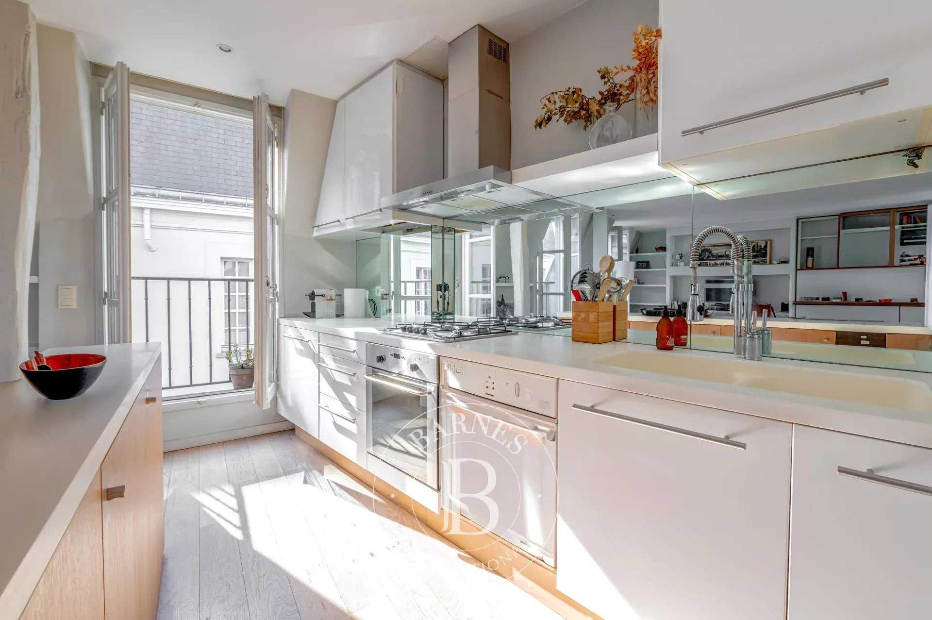 Paris  - Appartement 3 Pièces, 1 Chambre