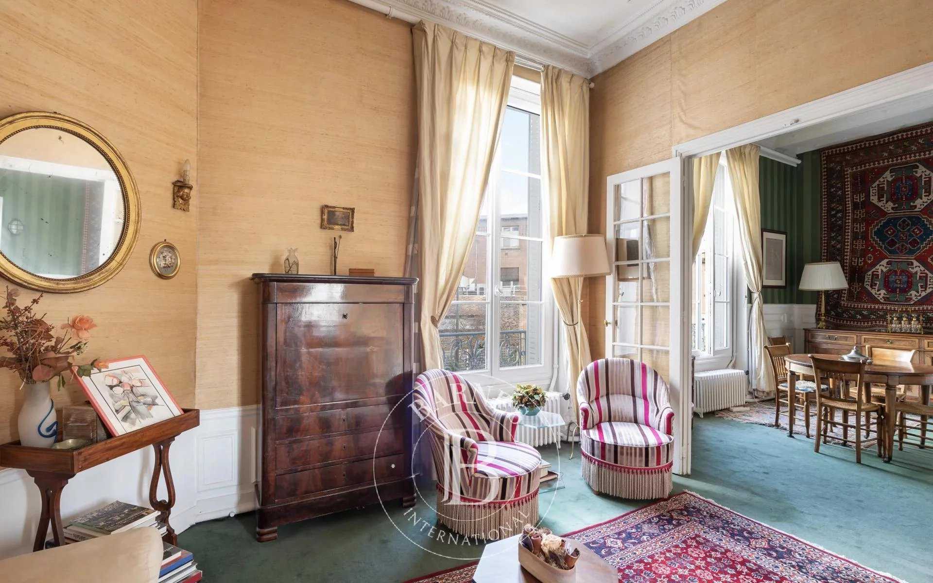 Paris  - Appartement 4 Pièces 2 Chambres