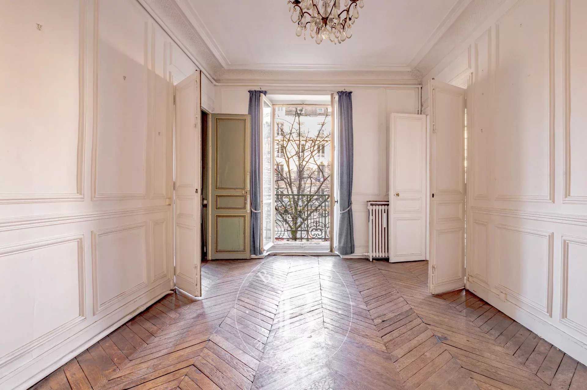 Paris  - Appartement 4 Pi&egrave;ces 2 Chambres