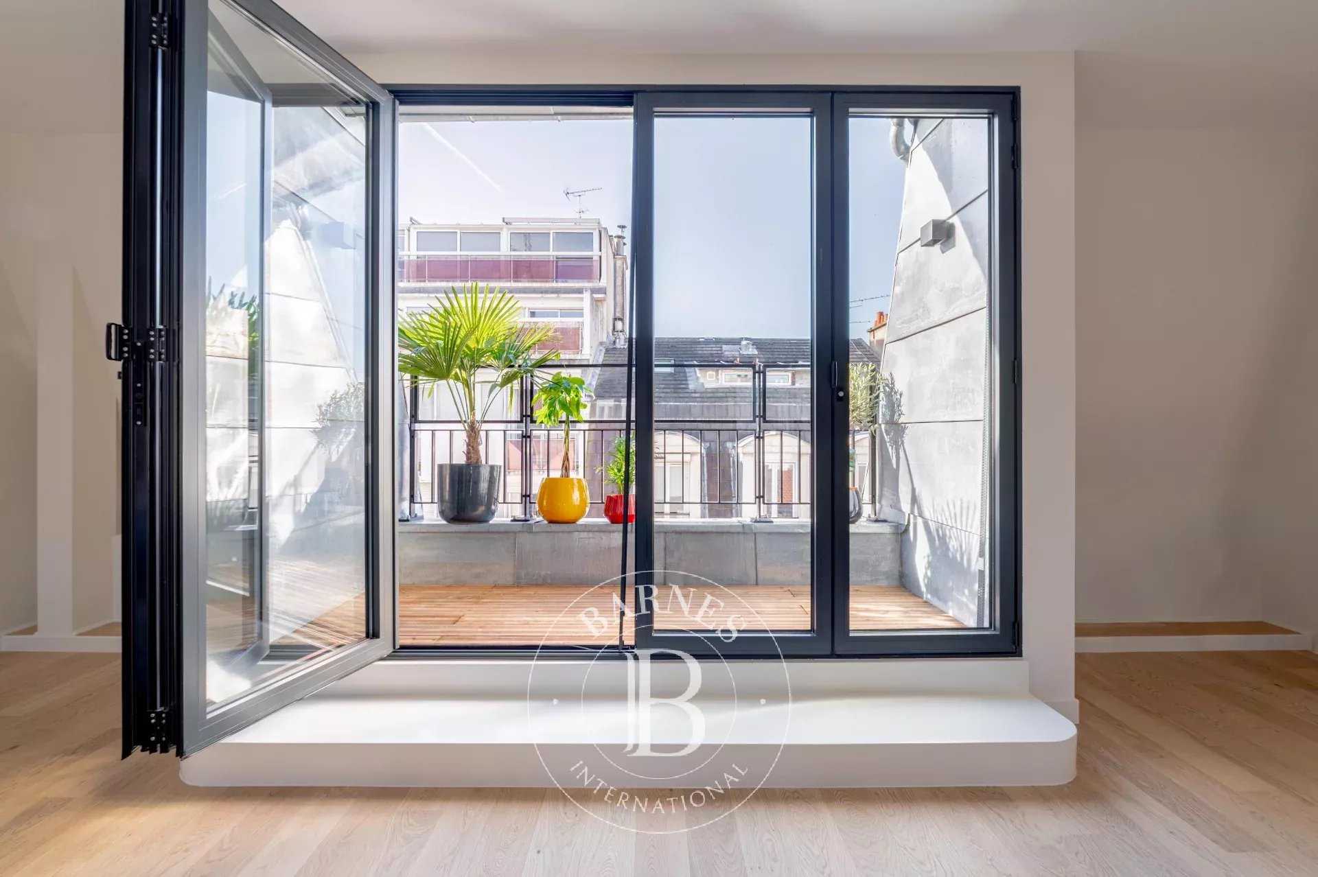 Paris  - Appartement 4 Pi&egrave;ces, 1 Chambre