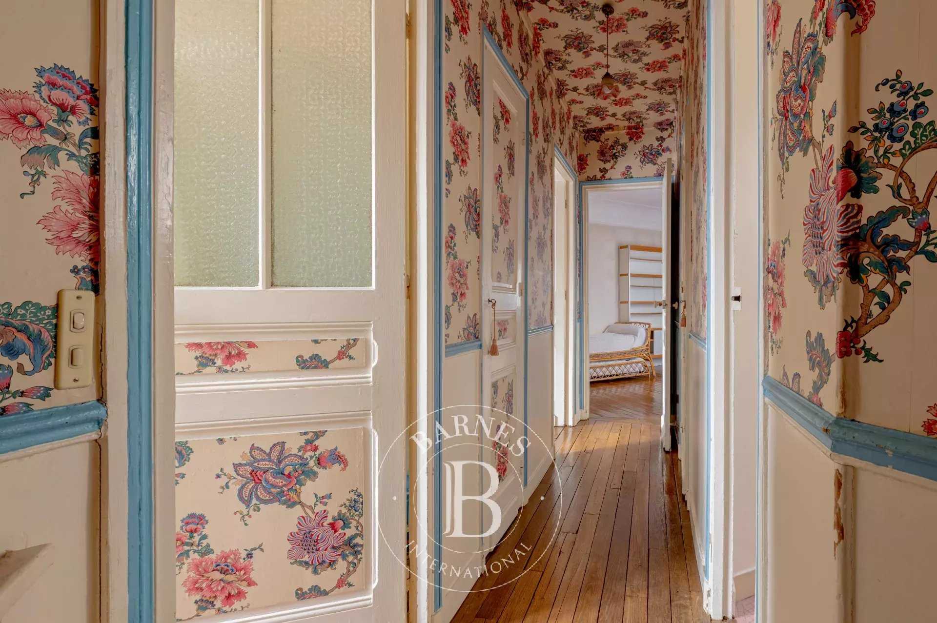 Paris  - Apartment 3 Bedrooms