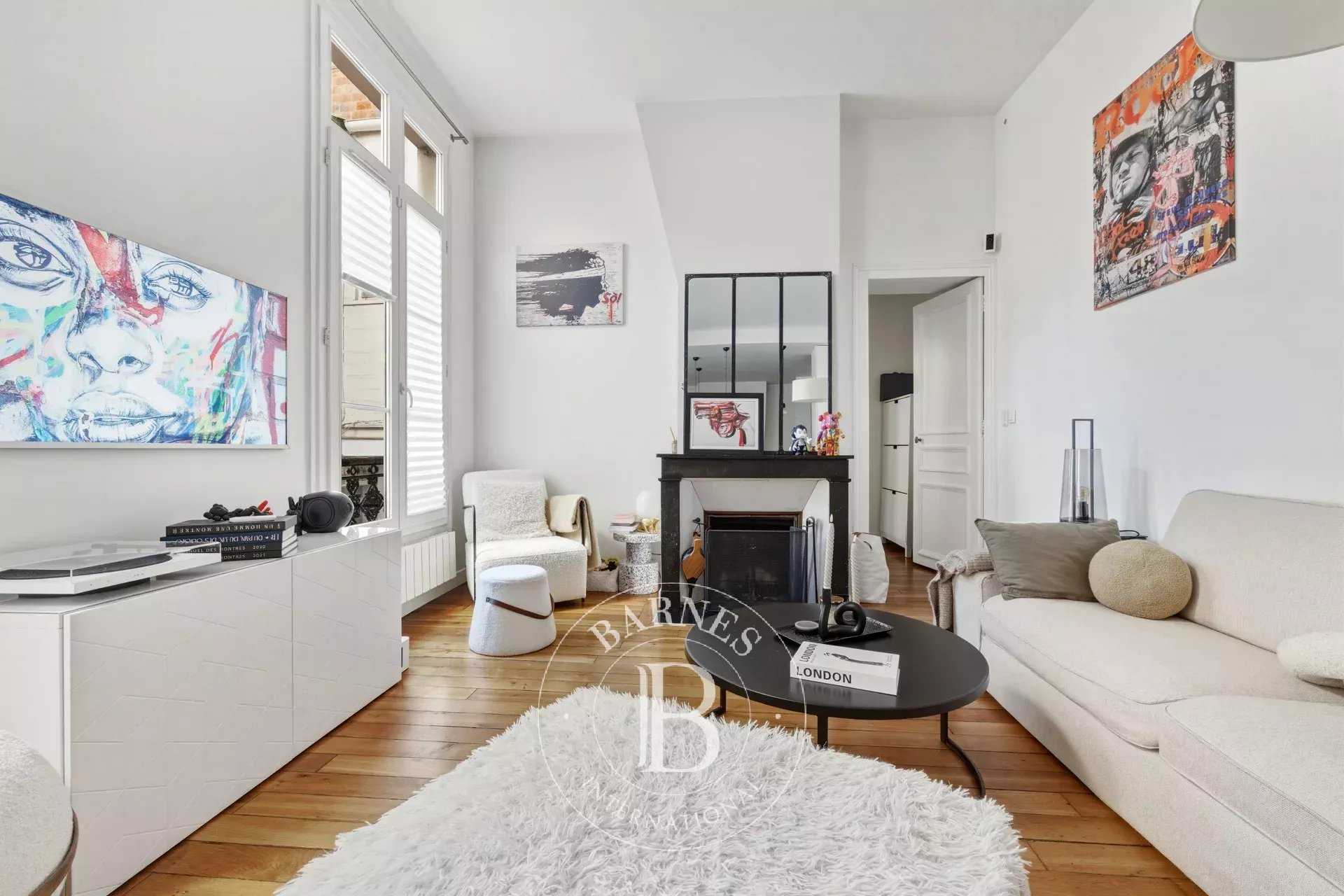 Paris  - Appartement 3 Pi&egrave;ces 2 Chambres