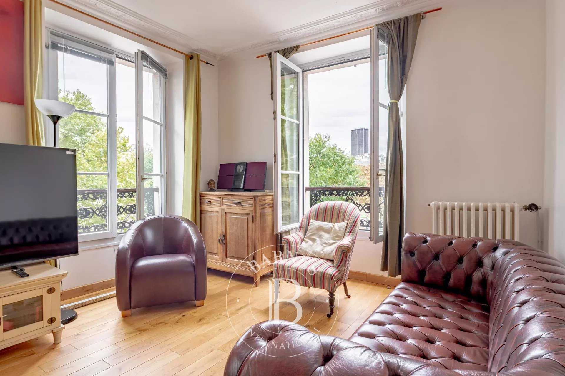 Paris  - Appartement 4 Pièces 3 Chambres