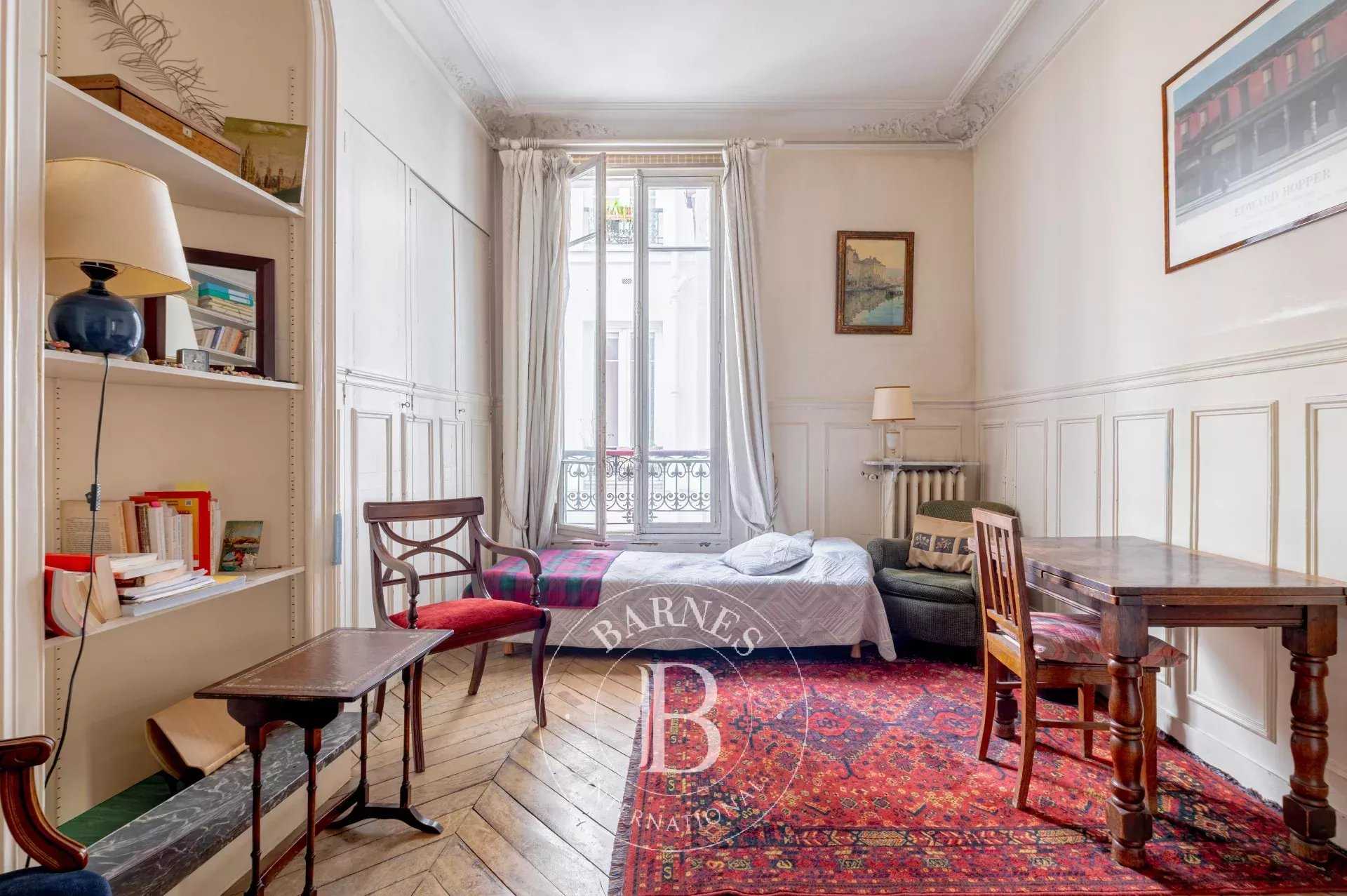 Paris  - Appartement 3 Pi&egrave;ces 2 Chambres