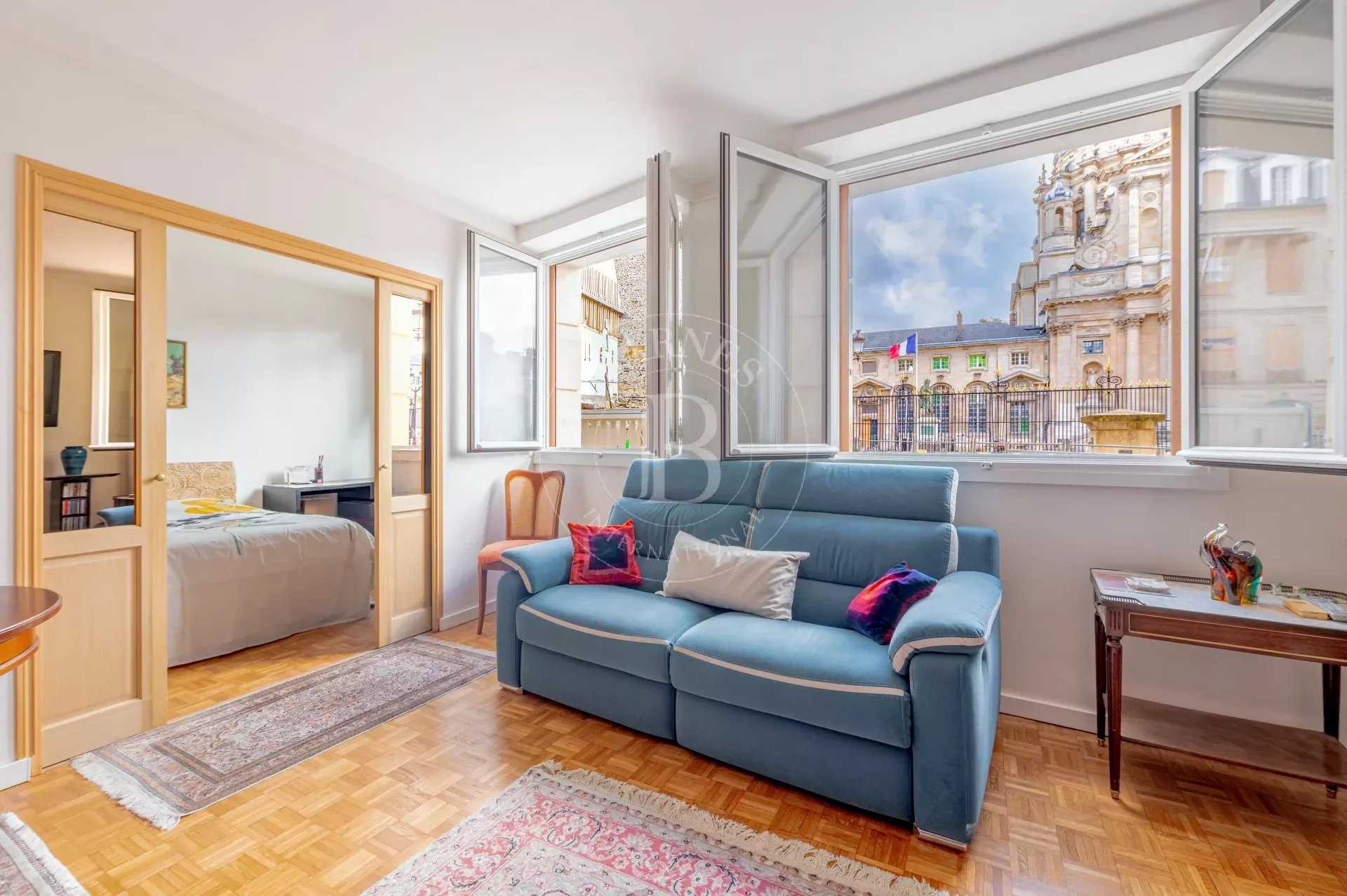 Paris  - Appartement 2 Pièces, 1 Chambre