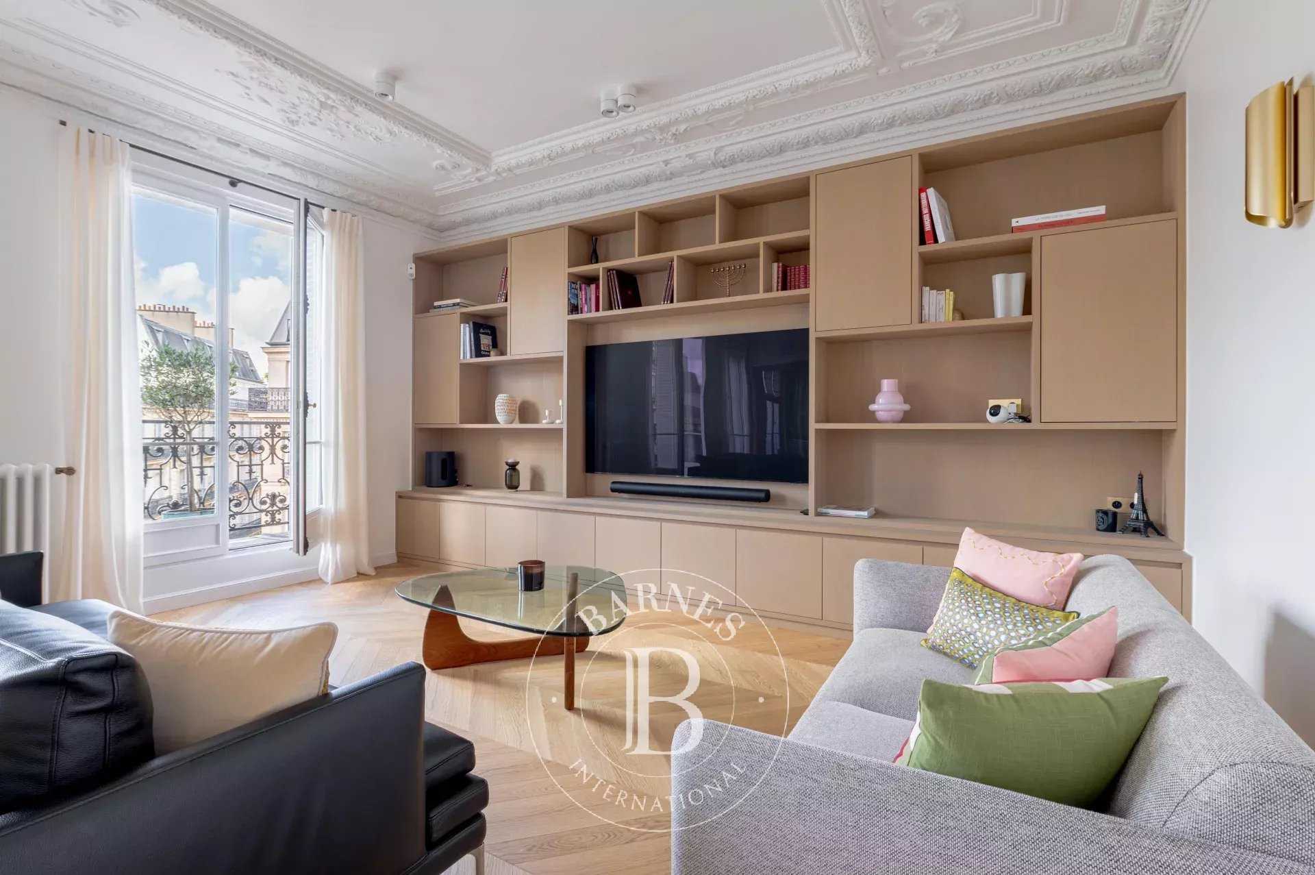 Paris  - Appartement 4 Pièces 2 Chambres