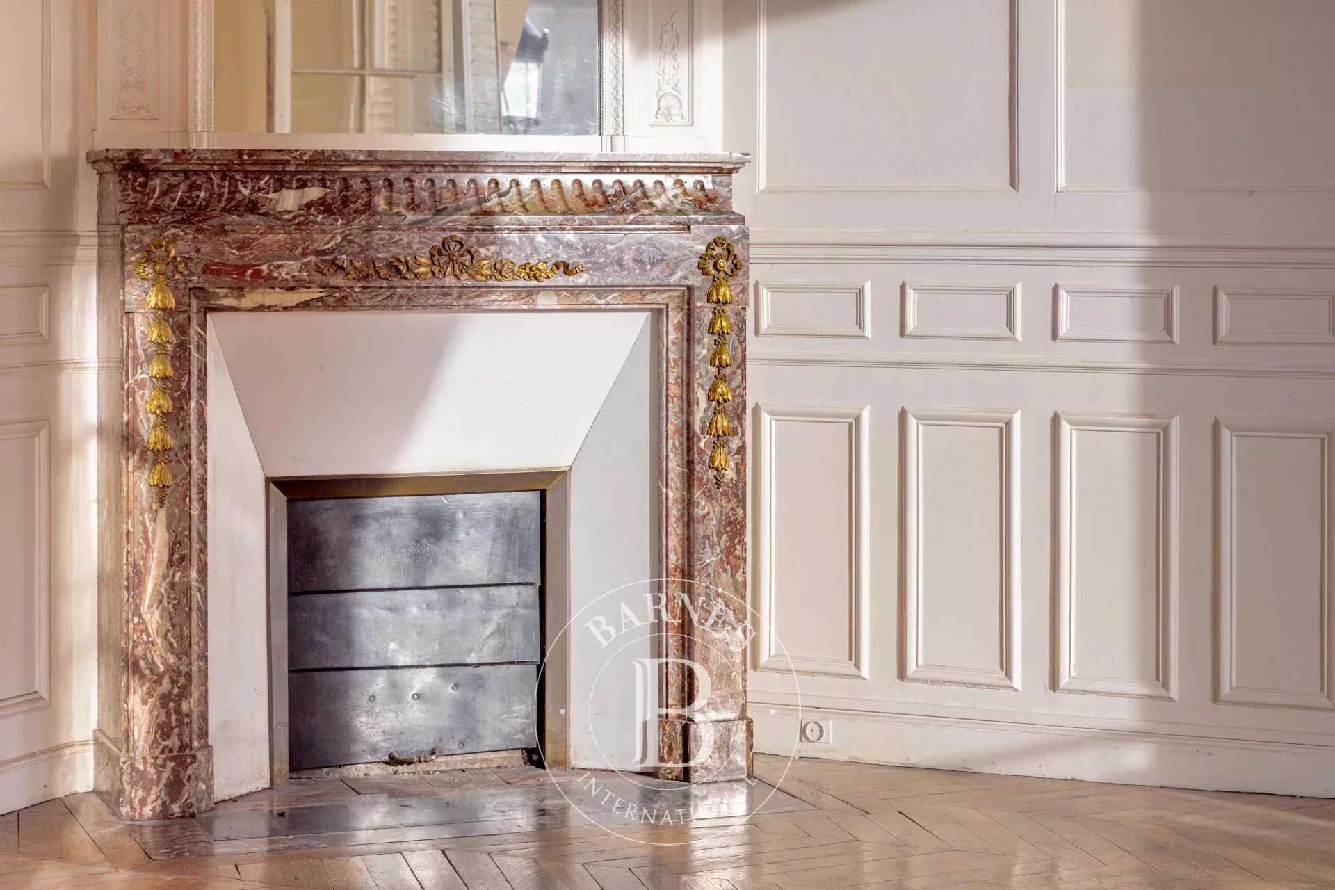 Paris  - Apartment 4 Bedrooms
