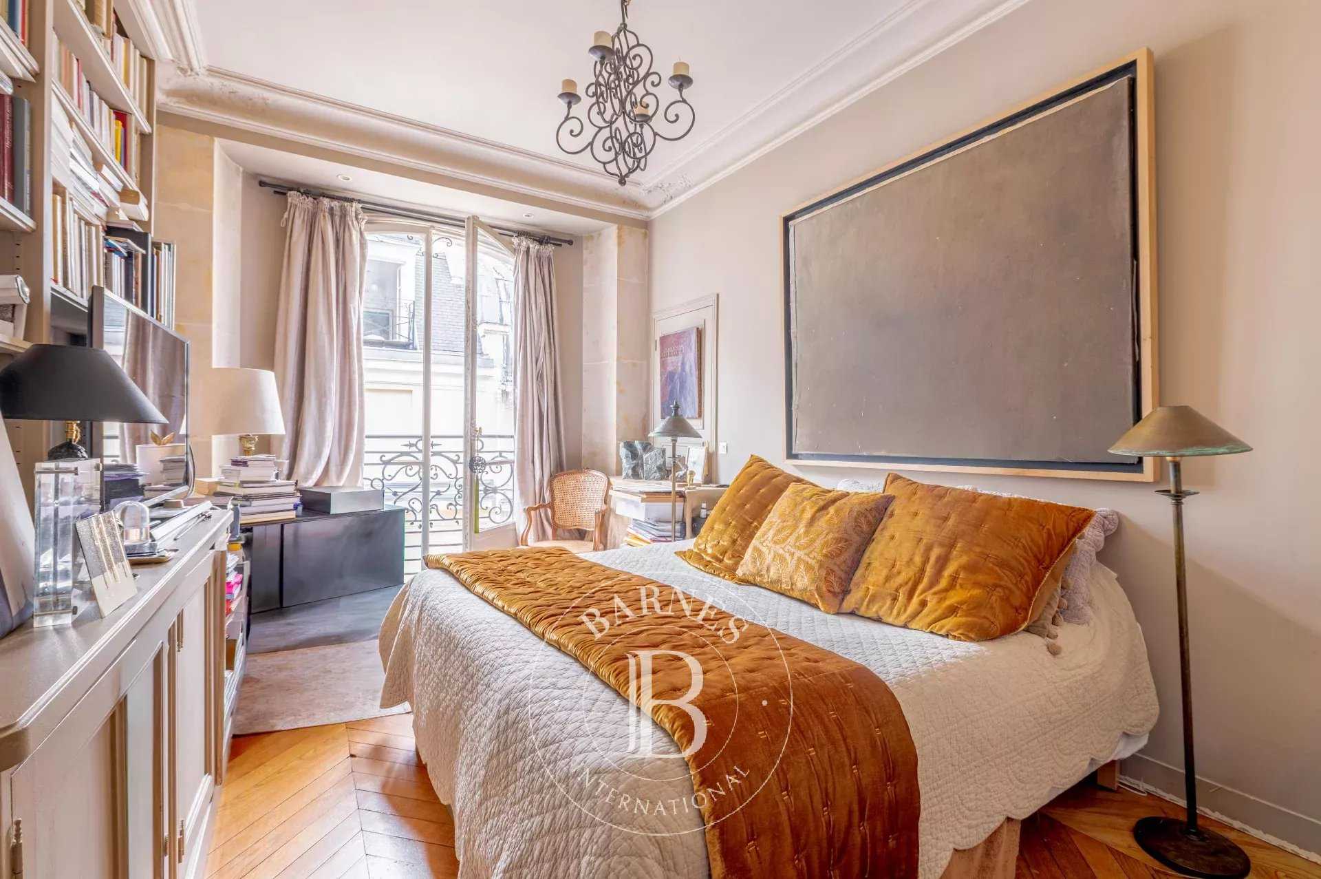 Paris  - Appartement 5 Pi&egrave;ces 3 Chambres