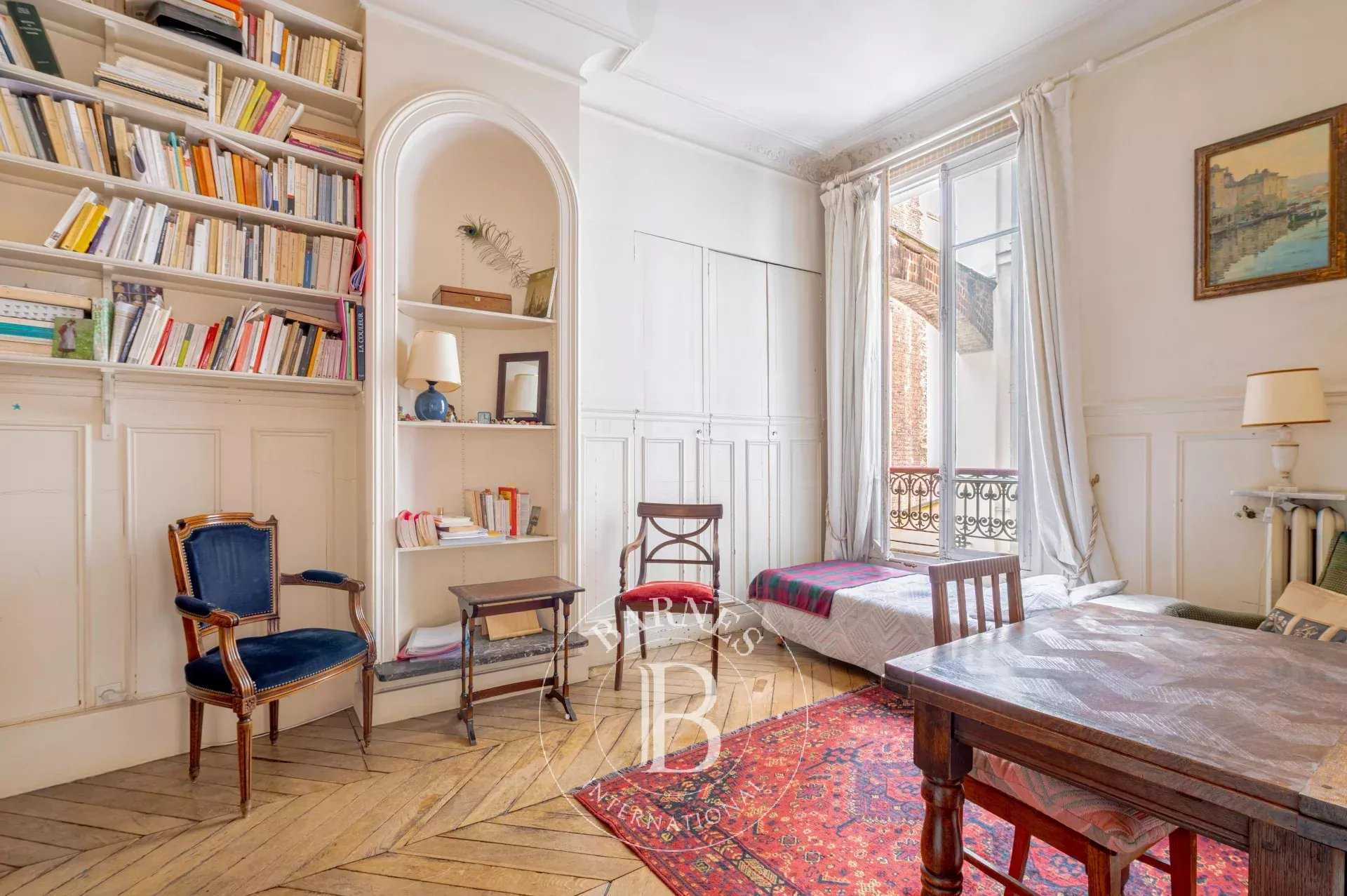 Paris  - Appartement 3 Pi&egrave;ces 2 Chambres