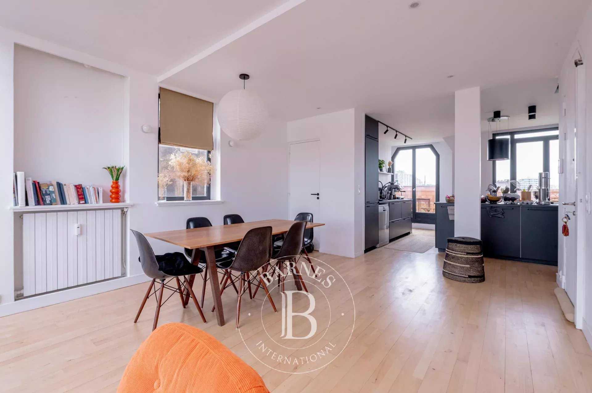 Paris  - Appartement 5 Pi&egrave;ces