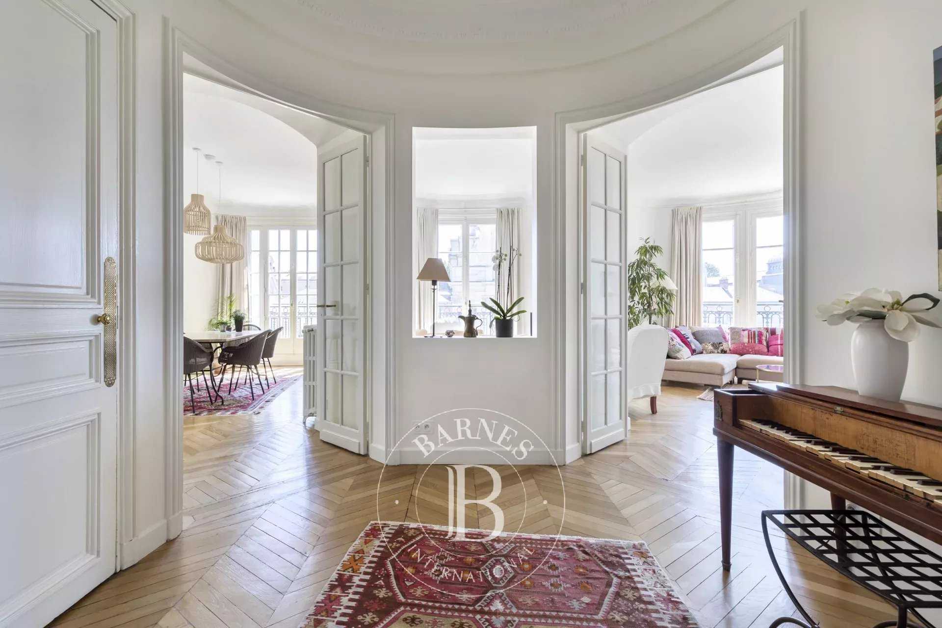 Paris  - Apartment 3 Bedrooms