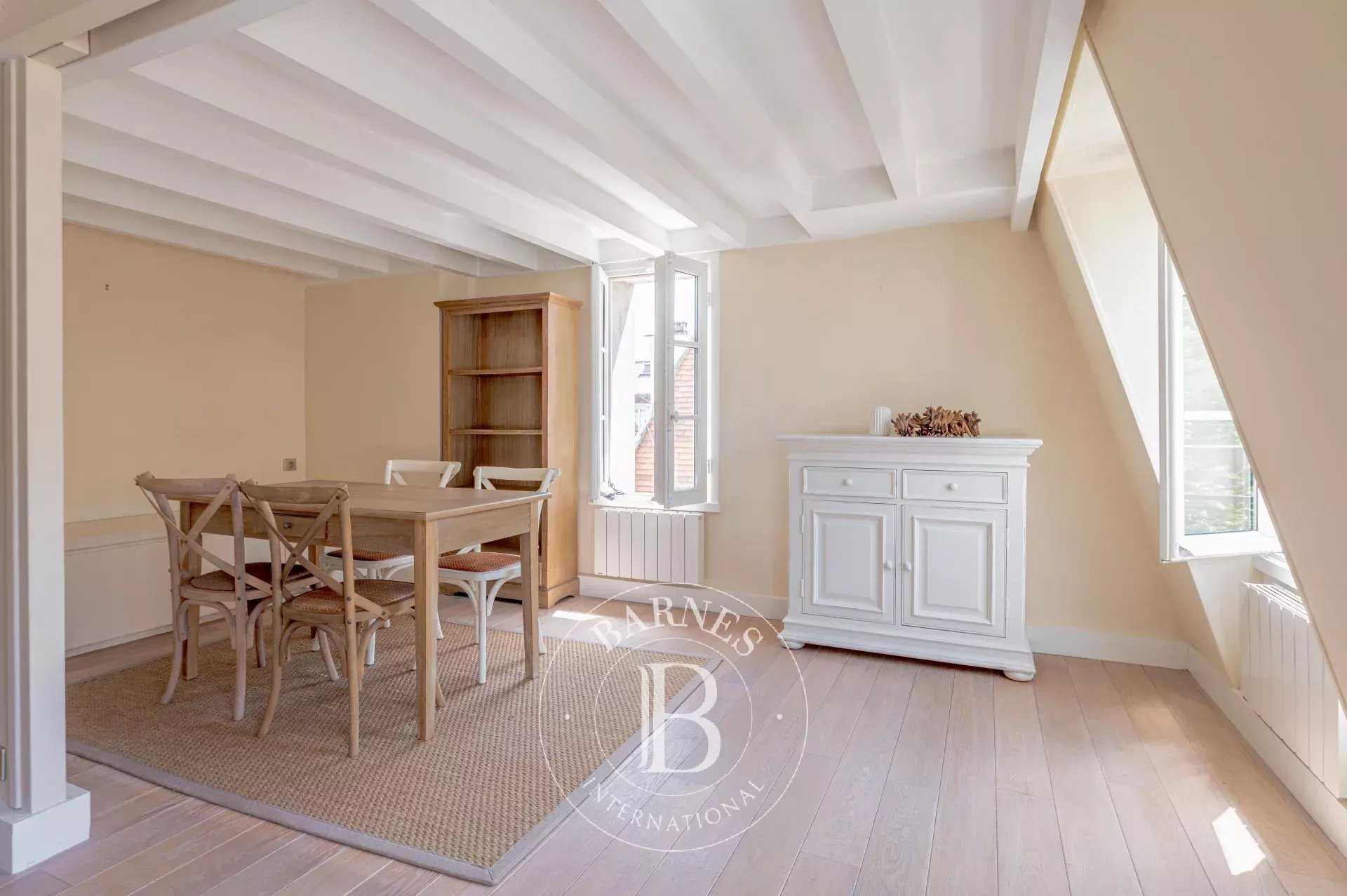 Paris  - Appartement 4 Pièces 2 Chambres