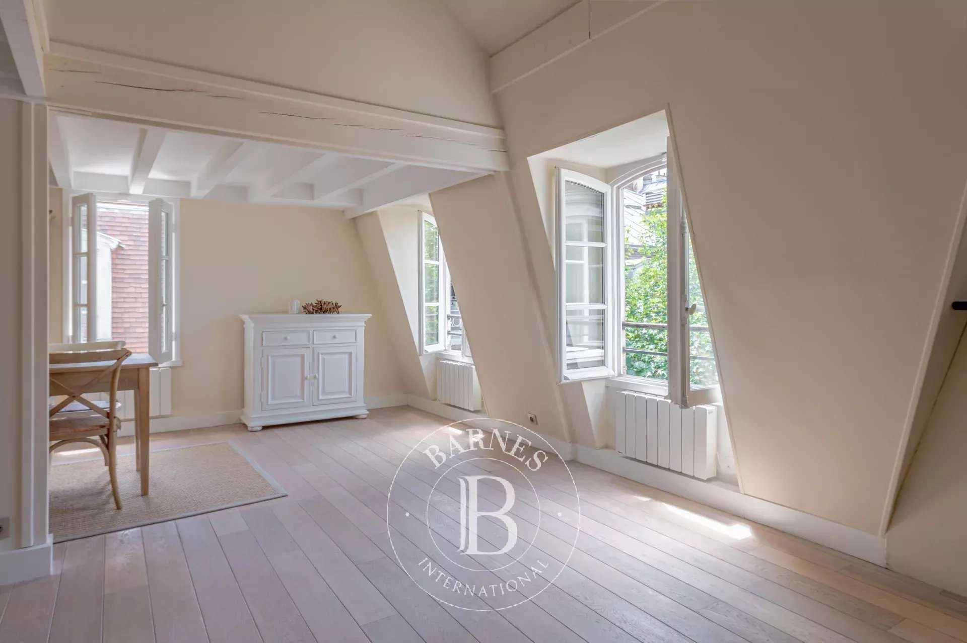 Paris  - Appartement 4 Pièces 2 Chambres