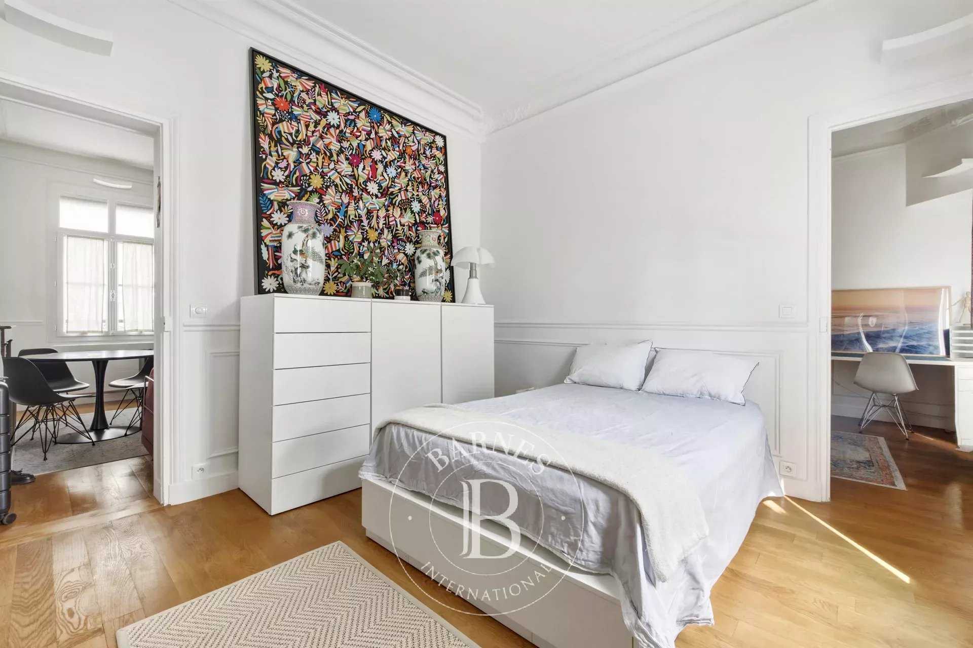 Paris  - Appartement 3 Pi&egrave;ces 2 Chambres
