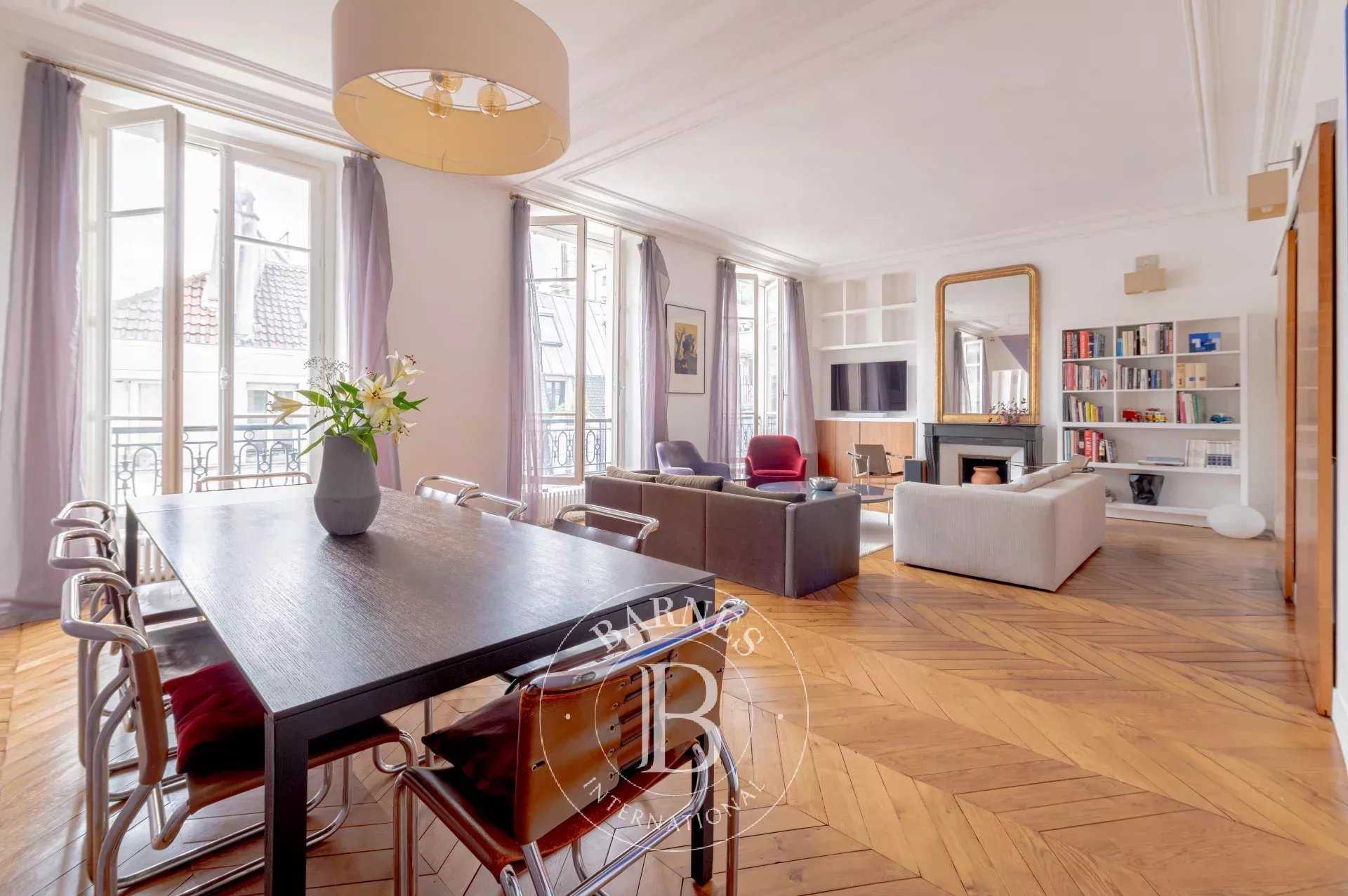 Paris  - Appartement 6 Pièces 4 Chambres