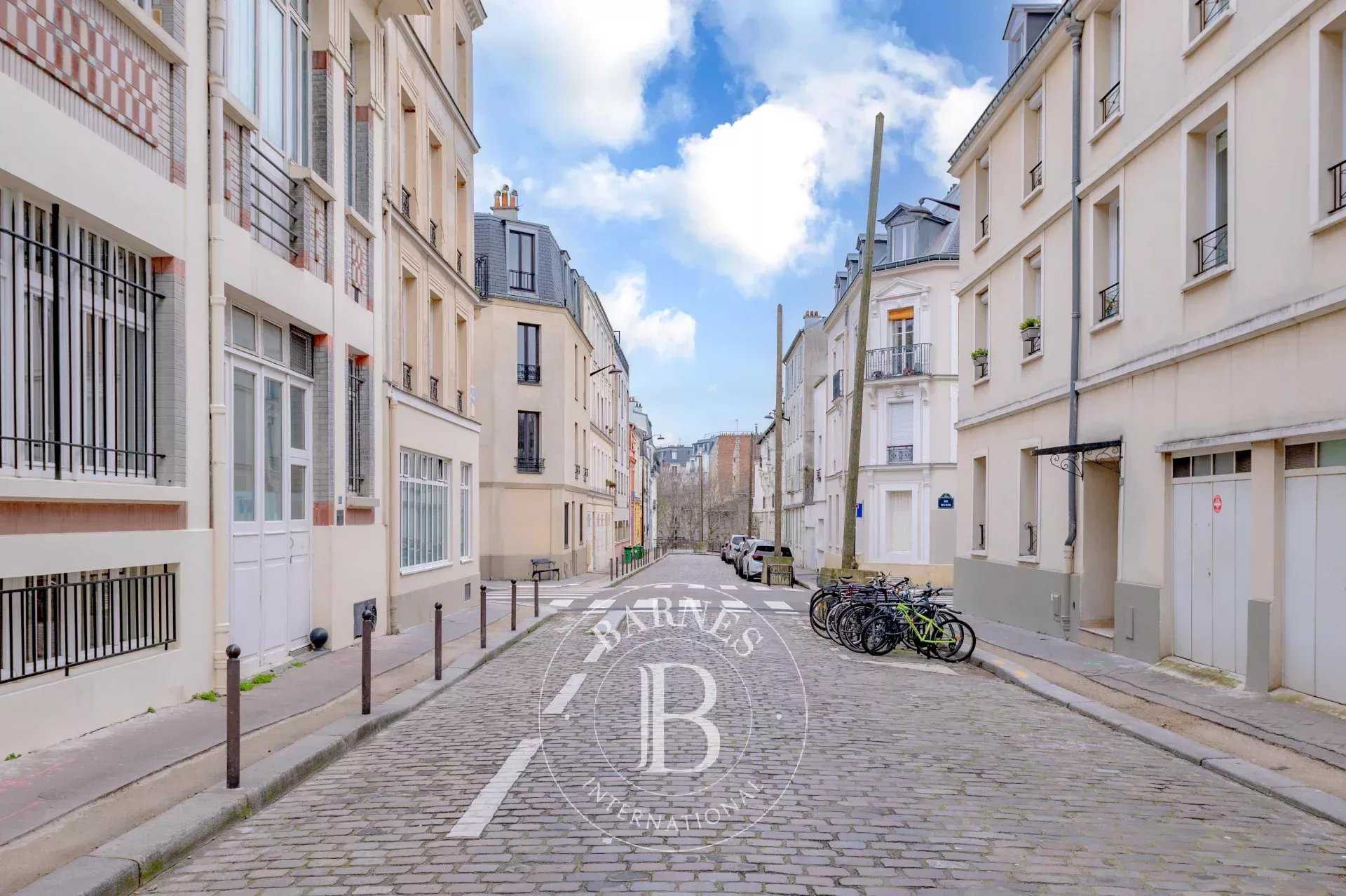 Paris  - Appartement 2 Pièces, 1 Chambre