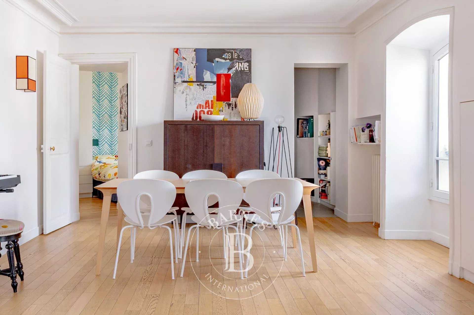 Paris  - Appartement 4 Pi&egrave;ces 2 Chambres