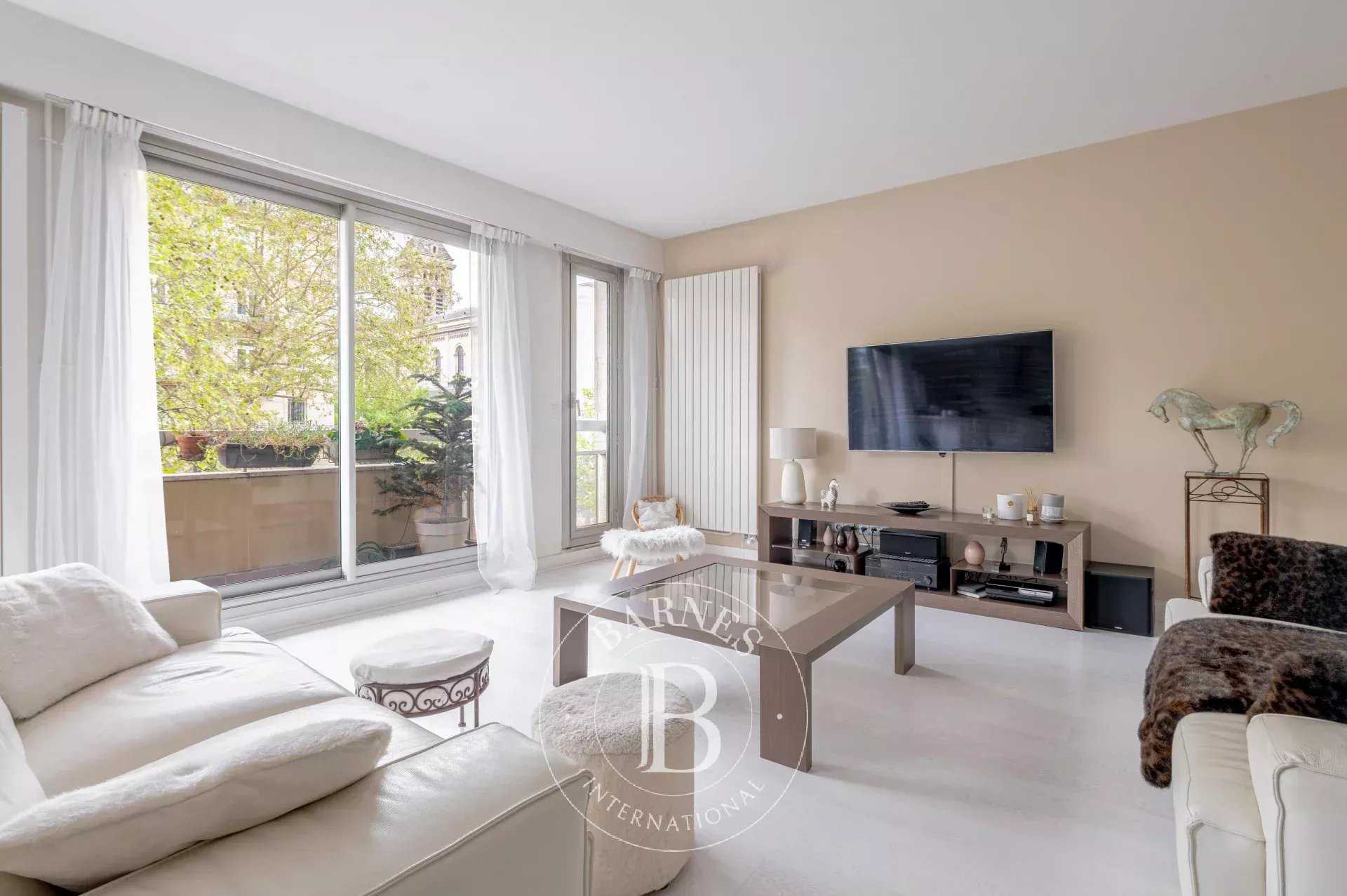 Paris  - Appartement 6 Pi&egrave;ces 4 Chambres