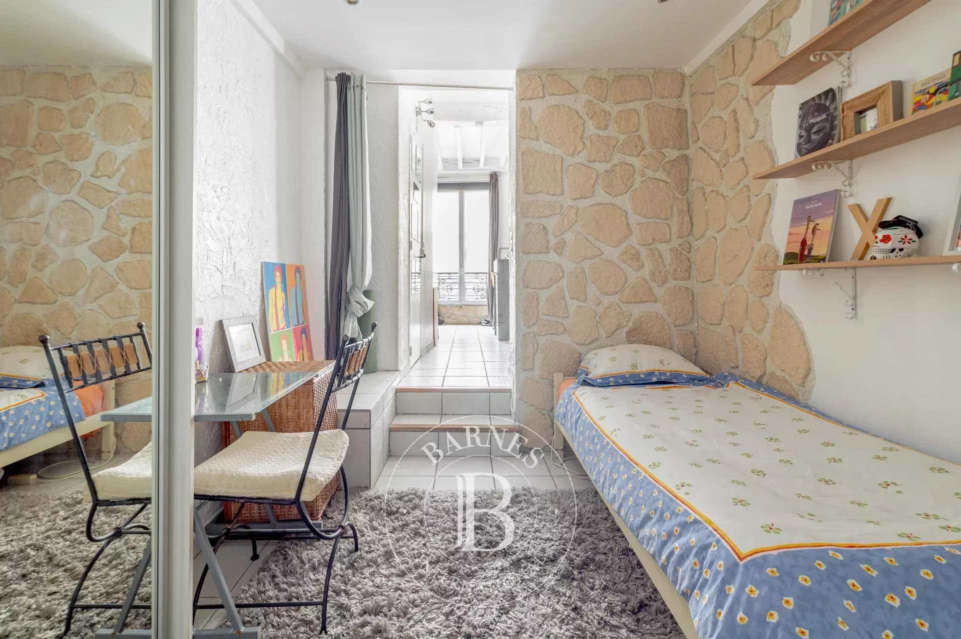 Paris  - Appartement 2 Pièces, 1 Chambre