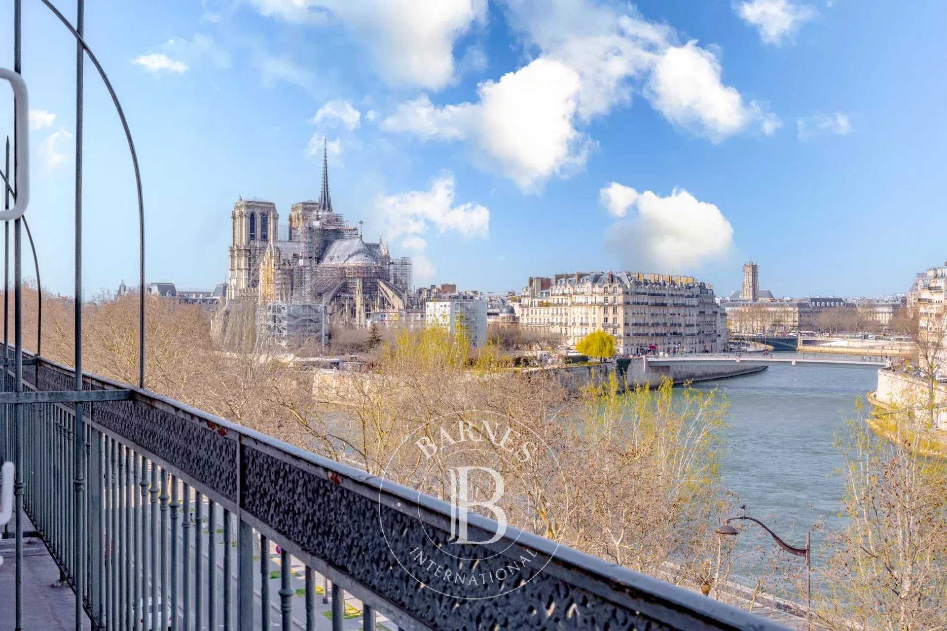 Paris  - Apartment 2 Bedrooms