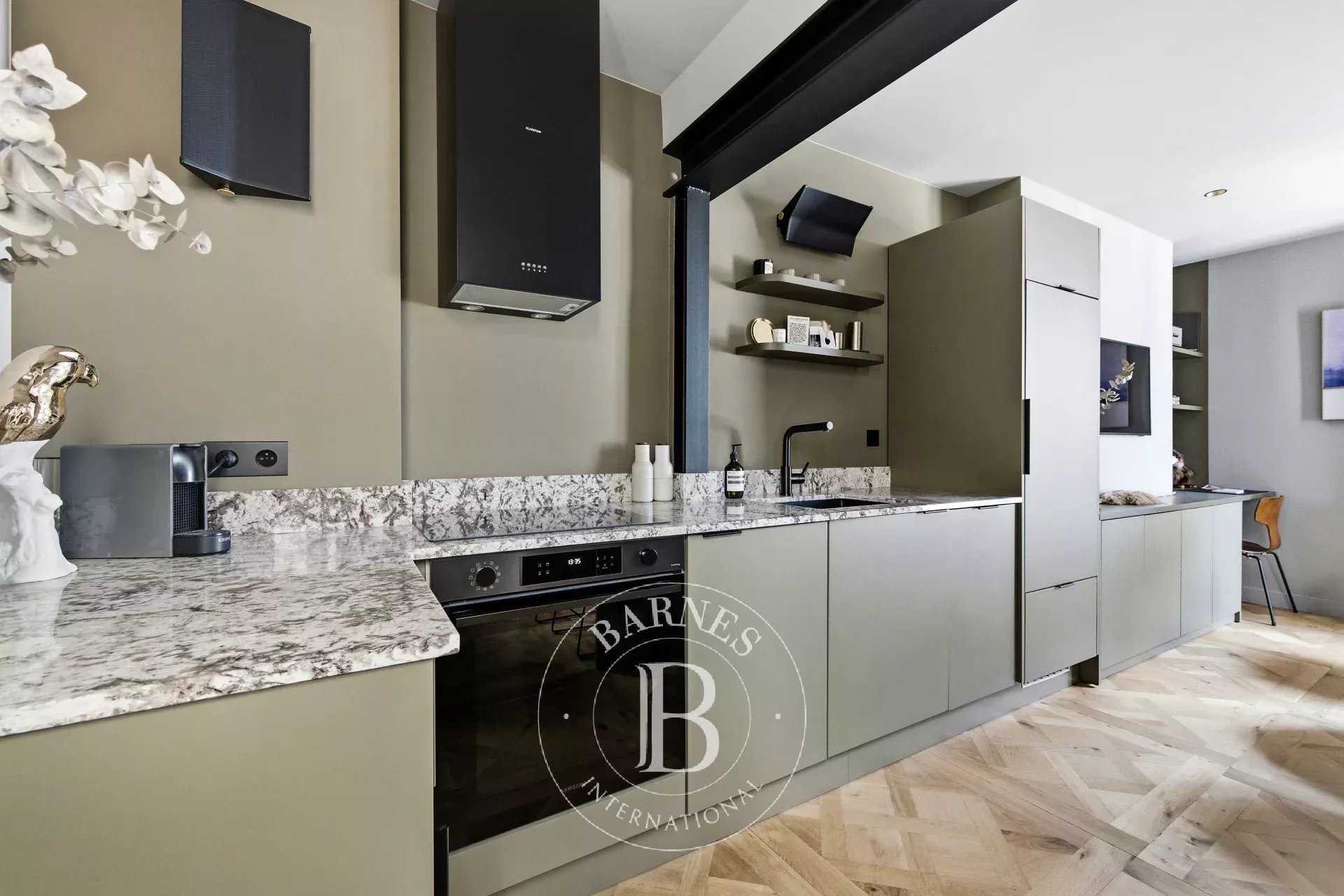 Paris  - Appartement 2 Pi&egrave;ces, 1 Chambre