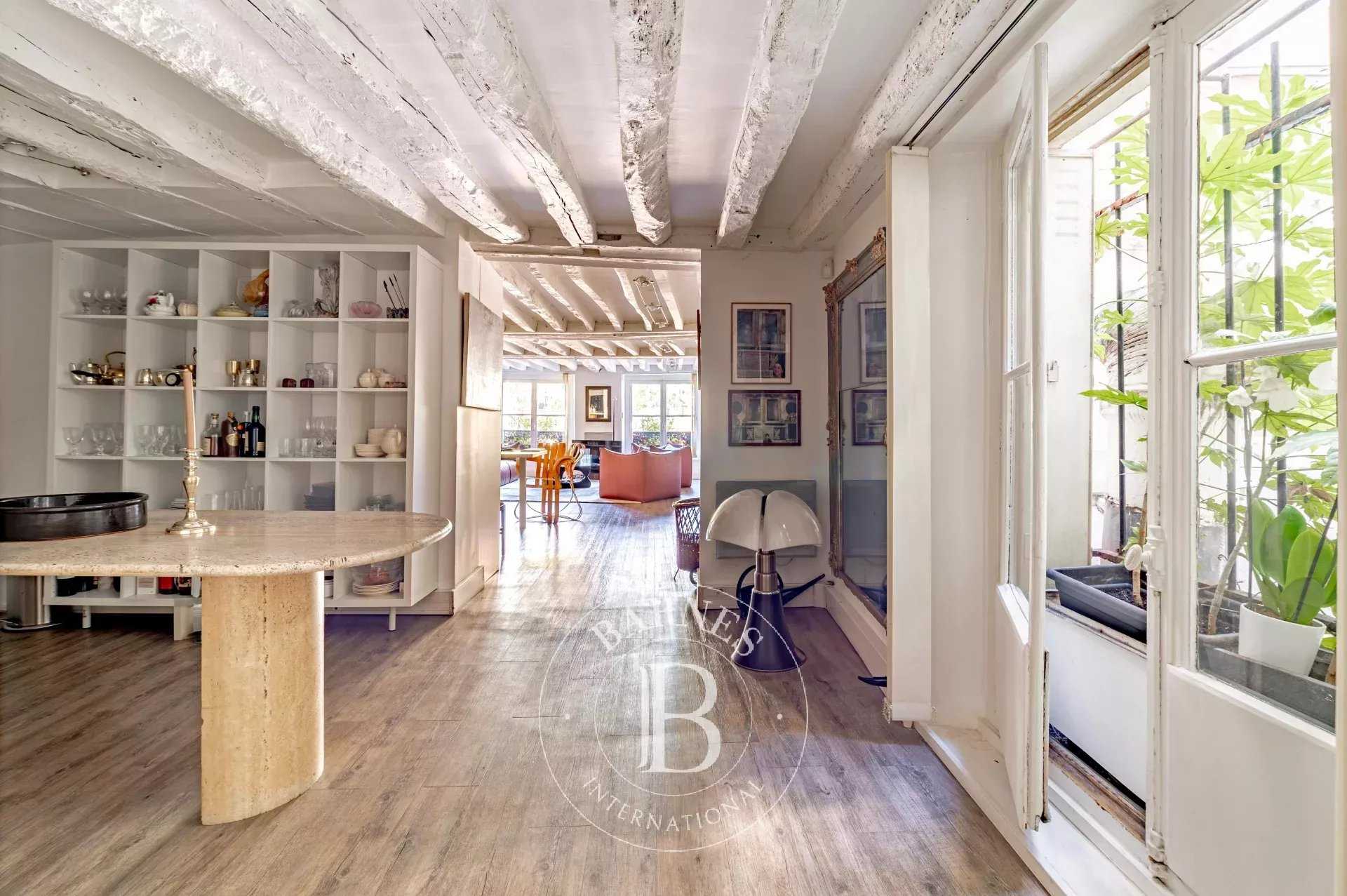 Paris  - Appartement 2 Pièces, 1 Chambre