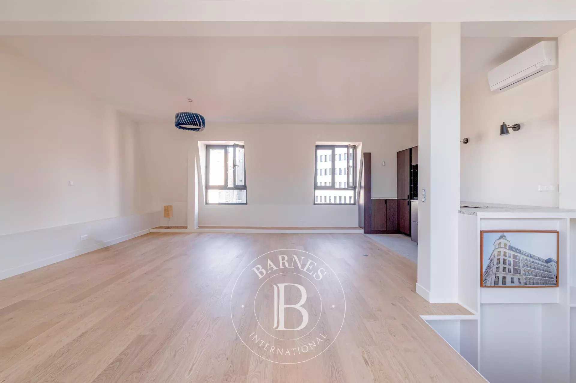 Paris  - Appartement 4 Pi&egrave;ces, 1 Chambre