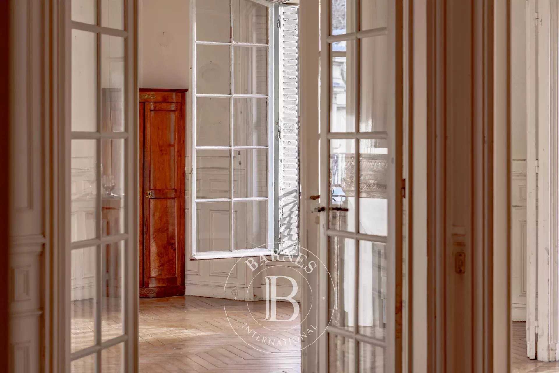 Paris  - Apartment 4 Bedrooms