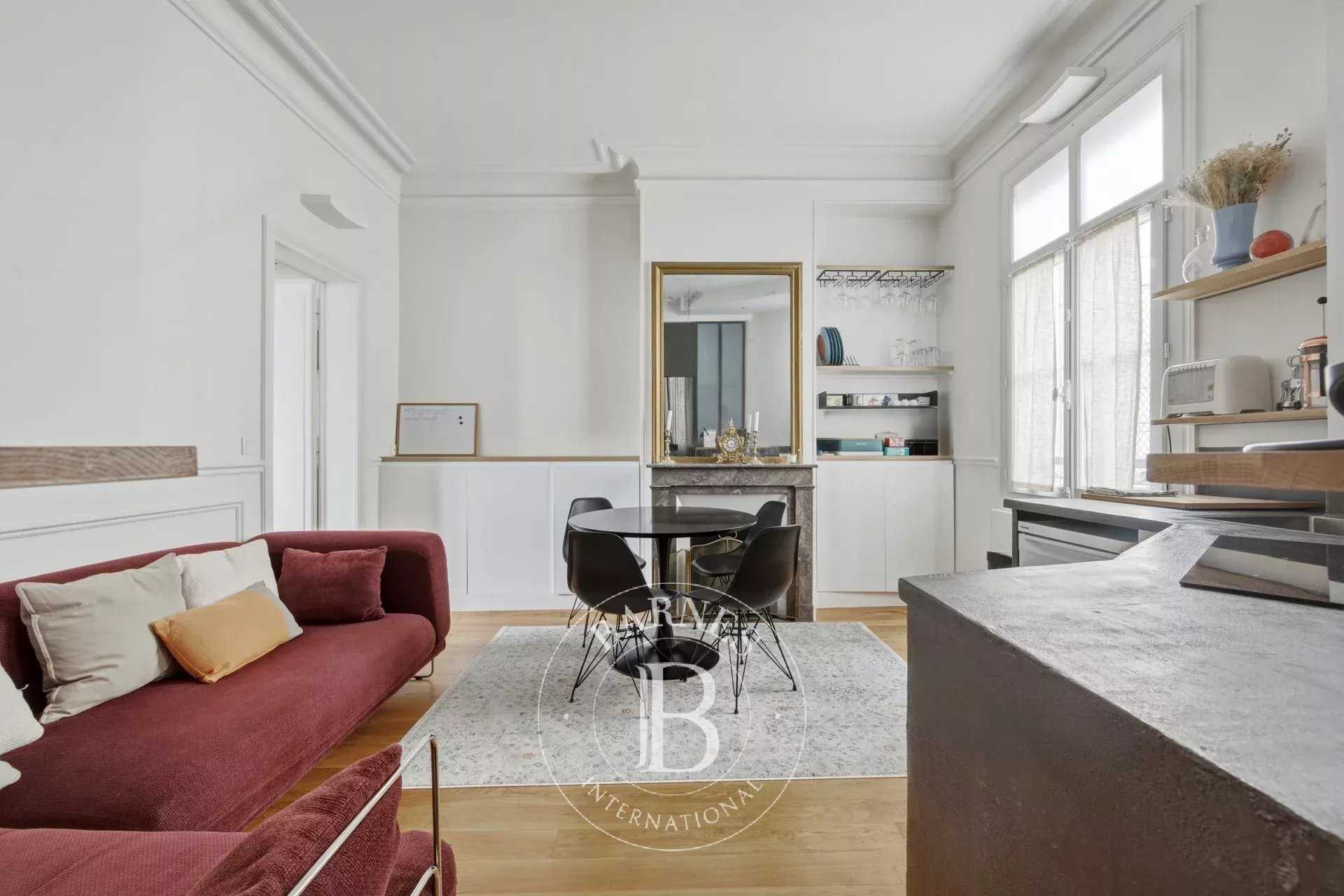 Paris  - Appartement 3 Pi&egrave;ces 2 Chambres