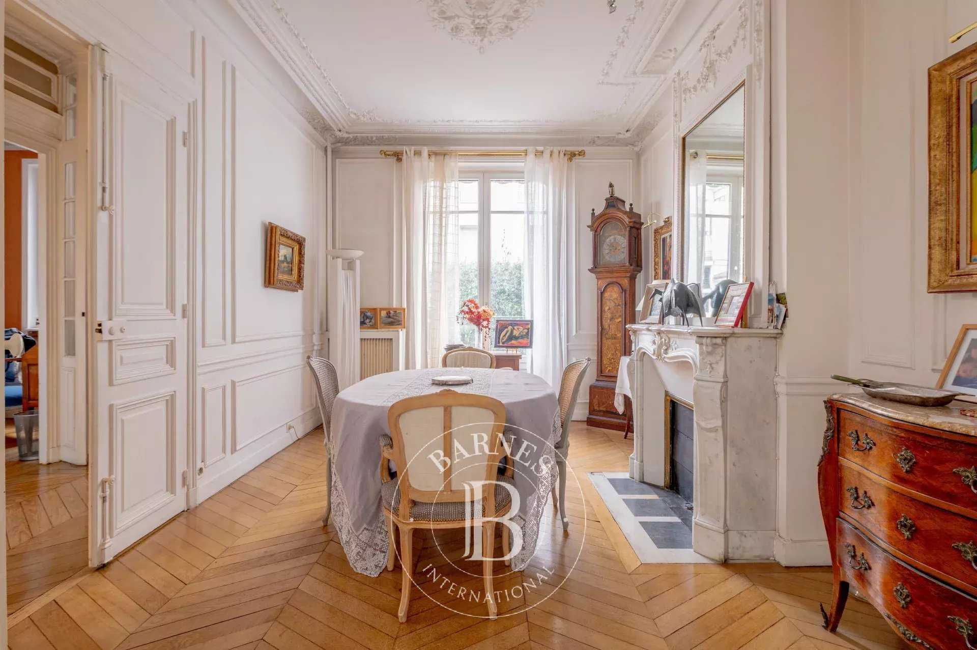 Paris  - House 5 Bedrooms