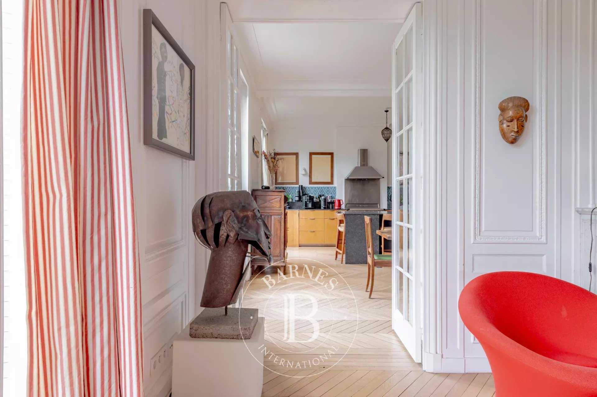 Paris  - Appartement 6 Pièces 4 Chambres