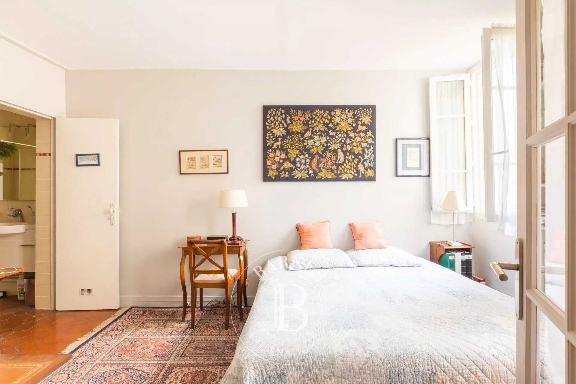 Paris  - Appartement 2 Pièces, 1 Chambre