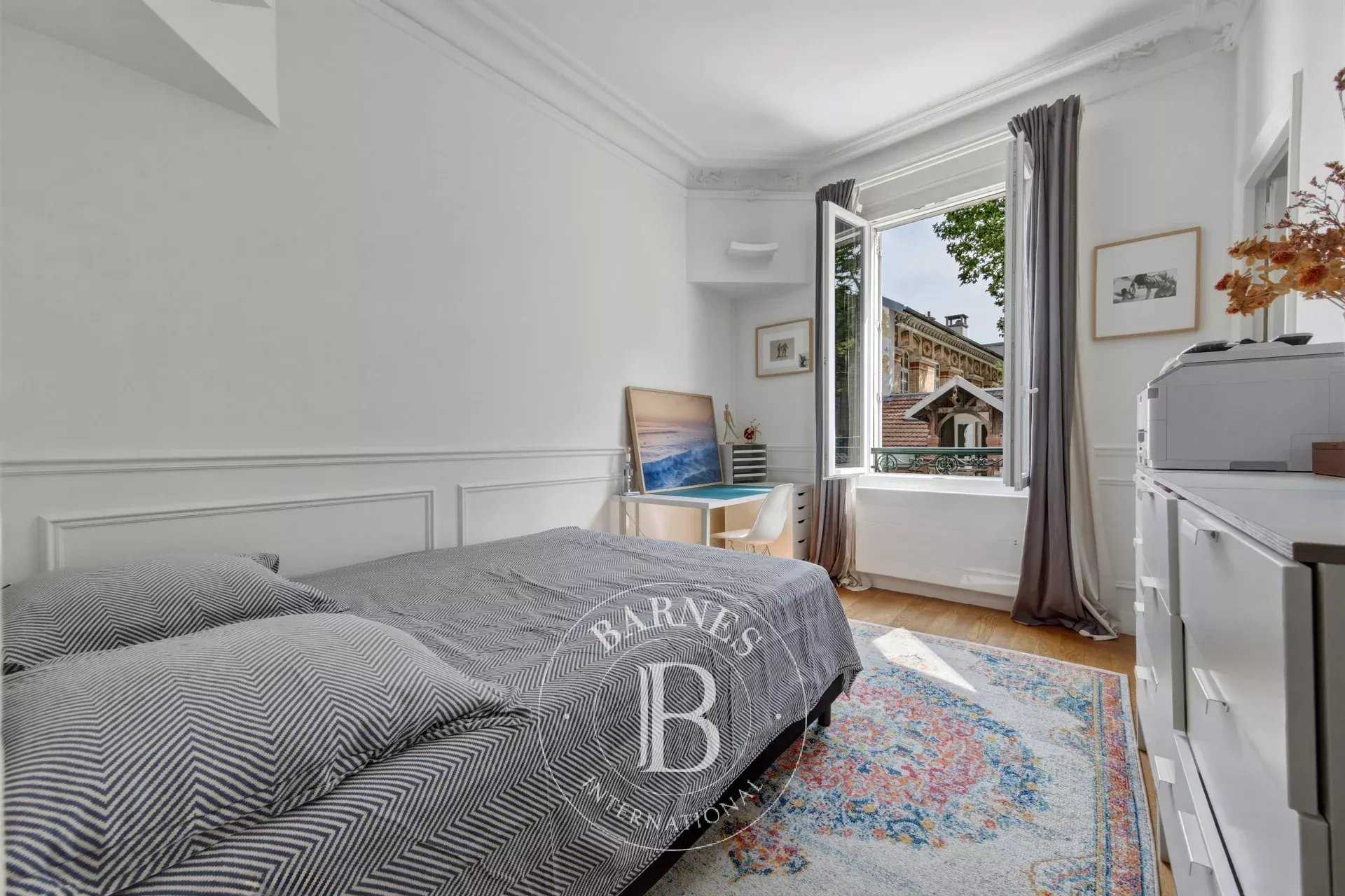 Paris  - Appartement 3 Pi&egrave;ces 2 Chambres