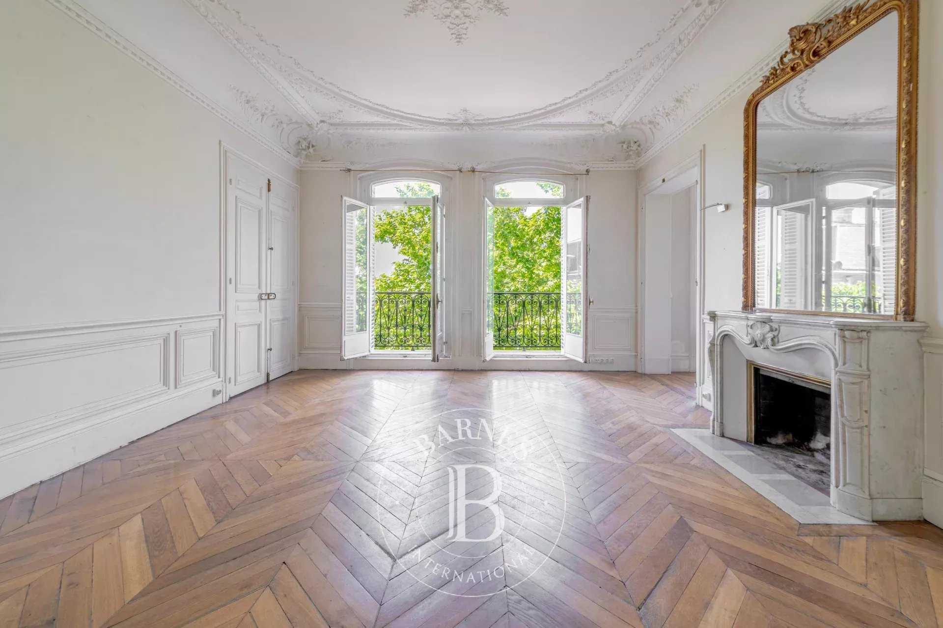 Paris  - Apartment 3 Bedrooms