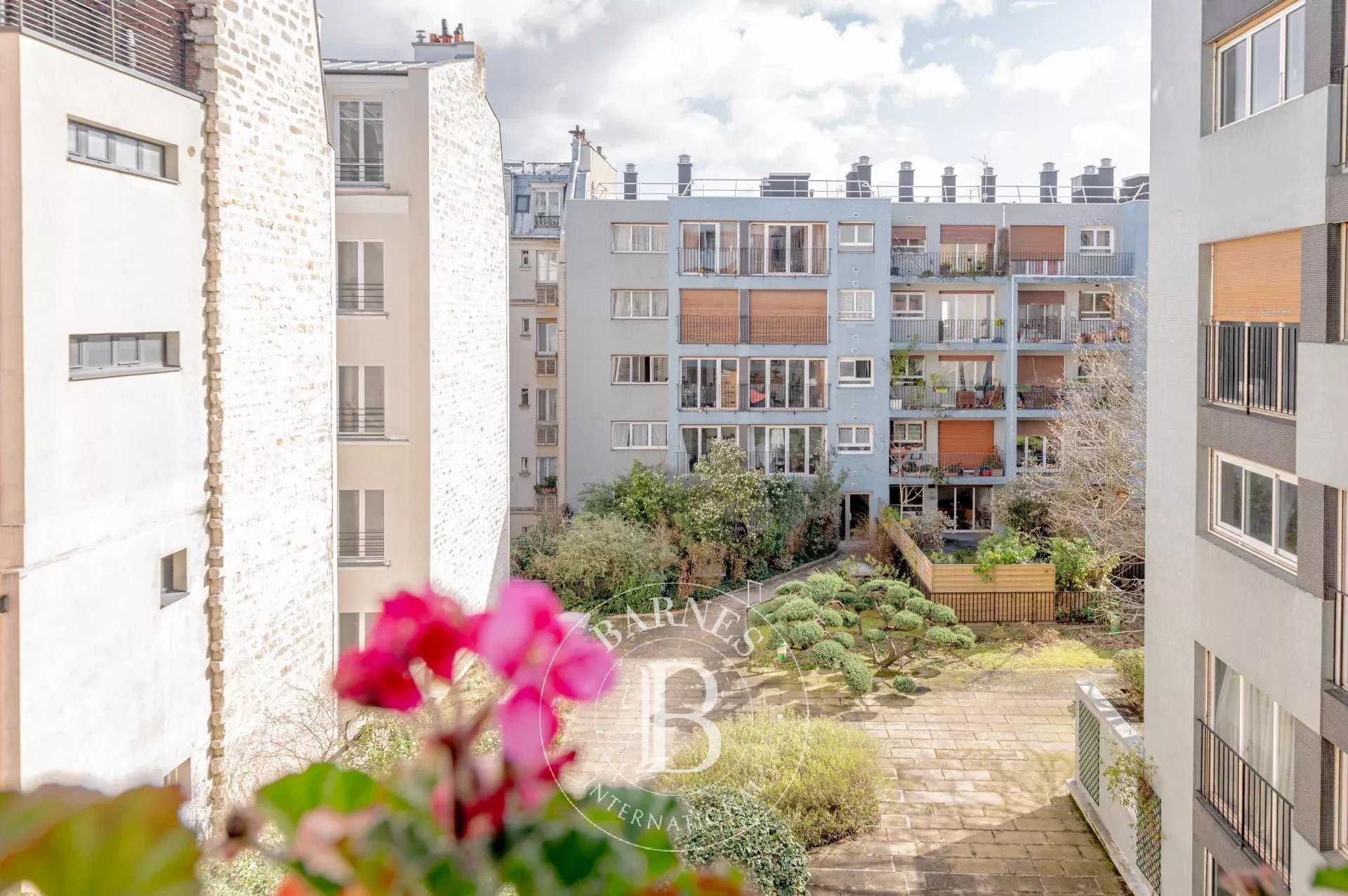Paris  - Appartement 4 Pi&egrave;ces 2 Chambres