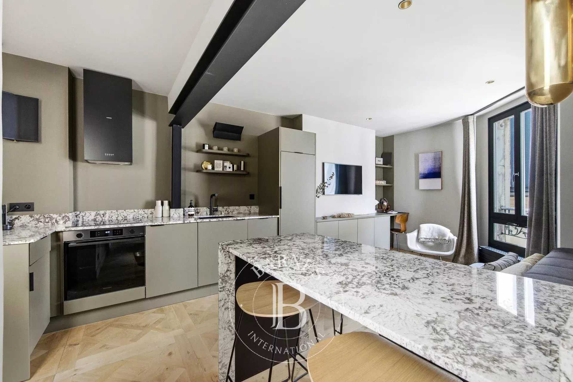 Paris  - Appartement 2 Pi&egrave;ces, 1 Chambre